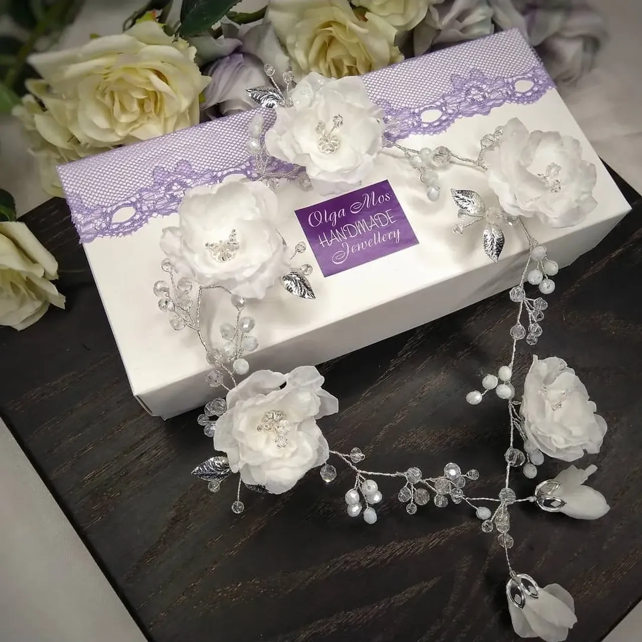 Веночек в прическу с цветами ручной работы
🌹В наличии
🌺Длина - 56 см
🌷Цветы ручной работы, чешские хрустальные бусины, посеребренная ювелирная проволока
🌻0982134393
#украшенияназаказ #украшениянавыпускной #украшенияручнойработы #украшениядляневесты #свадьба #свадебныеукрашения #украшениянасвадьбу #веночеквприческу #weddingaccesories #wedding #weddingvine #handmadegifts #handmadejewelry #handmadevine #olgamoshandmade