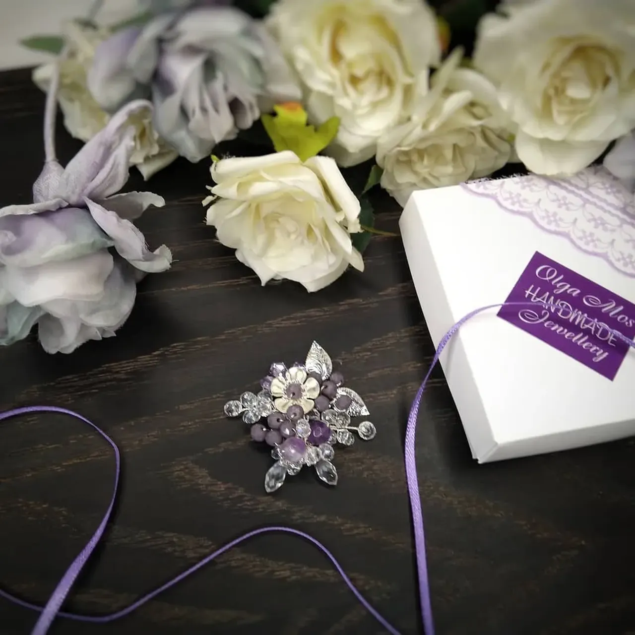 Брошь с натуральным аметистом
🌹В наличии
🌼Хрустальные чешские бусины, стразы, металлическая фурнитура
🌷Размер - 3 см
🌺0982134393
#брошьсаметистом #брошьназаказ #брошьручнойработы #украшенияназаказ #украшениянасвадьбу #украшенияизнатуральныхкамней #украшенияручнойработы #подарок #подарокподруге #подарокмамеукраина #handmadegifts #handmadejewelry #handmadebrooch #olgamoshandmade