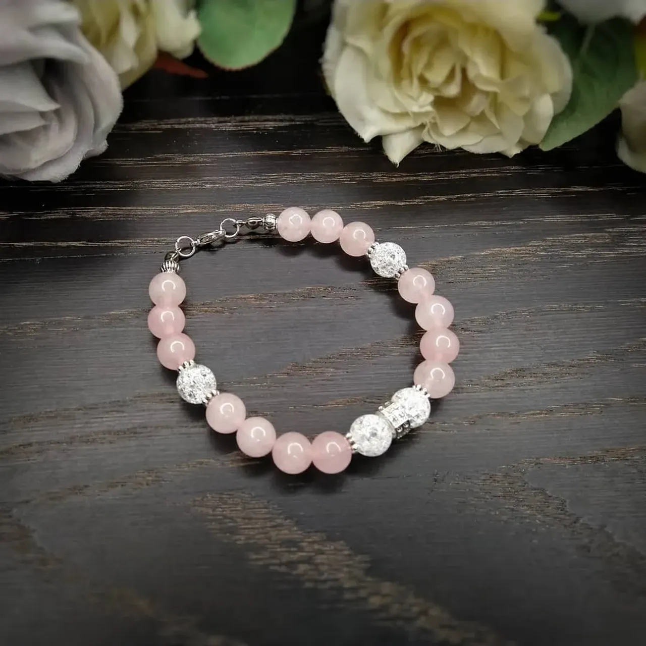 Нежнейший браслет из розового кварца, горного хрусталя и lux фурнитуры. В наличии нет. Под заказ
#украшенияназаказ #украшениянавыпускной #украшенияизнатуральныхкамней #браслетизрозовогокварца #браслетручнойработы #украшенияручнойработы #handmadejewelry #handmadegifts #handmadebracelet #olgamoshandmade