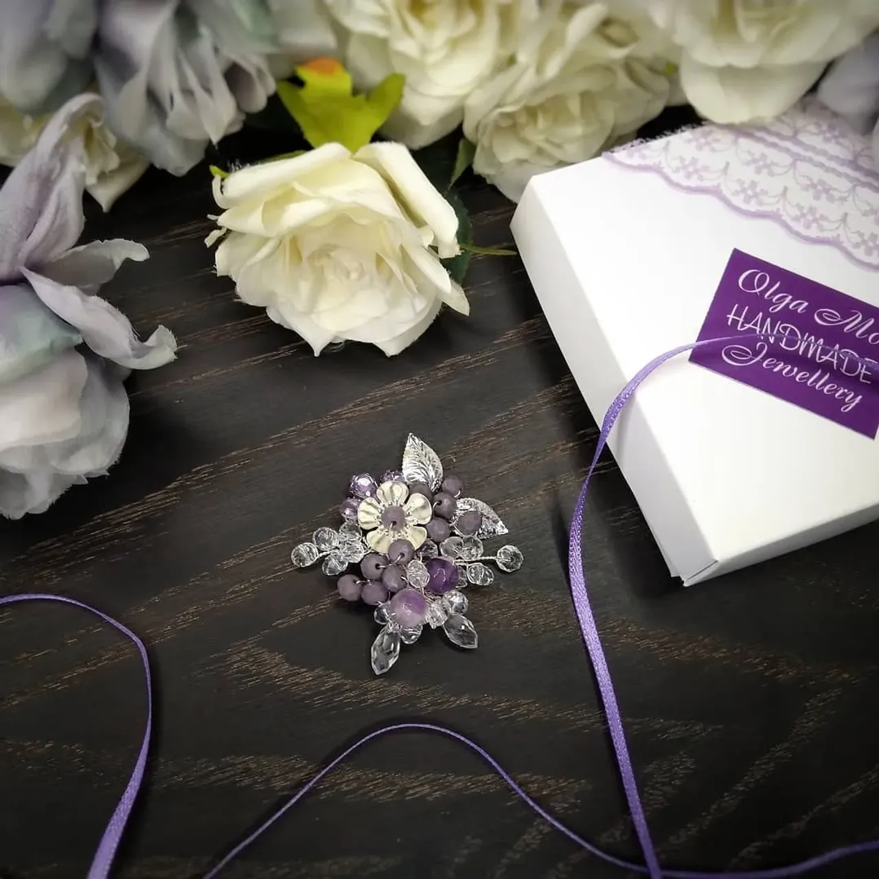 Брошь с натуральным аметистом
🌹В наличии
🌼Хрустальные чешские бусины, стразы, металлическая фурнитура
🌷Размер - 3 см
🌺0982134393
#брошьсаметистом #брошьназаказ #брошьручнойработы #украшенияназаказ #украшениянасвадьбу #украшенияизнатуральныхкамней #украшенияручнойработы #подарок #подарокподруге #подарокмамеукраина #handmadegifts #handmadejewelry #handmadebrooch #olgamoshandmade
