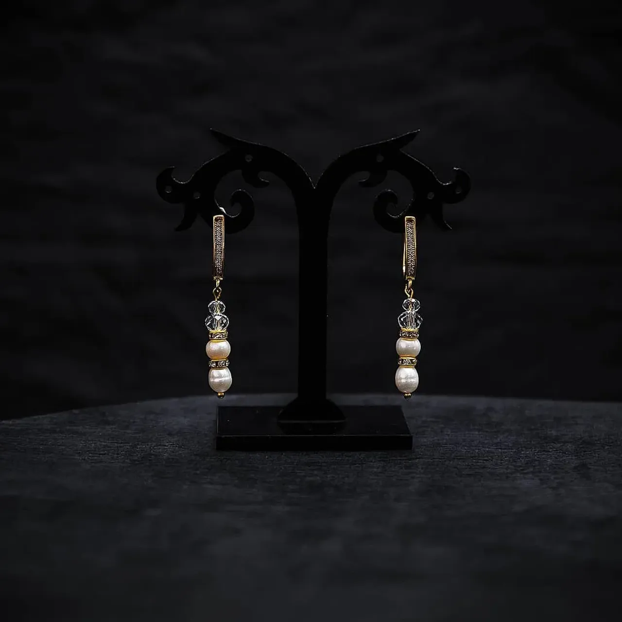 Ну очень нежные серьги с натуральным жемчугом! #украшенияназаказ #украшениядляневесты #украшенияручнойработы #свадебныеукрашения #вечерниеукрашения #украшениянасвадьбу #свадебныесерьги #серьгиручнойработы #серьгисжемчугом #handmadeearring #handmadejewelry #bridalearrings #pearlearrings  #handmade #olgamoshandmade