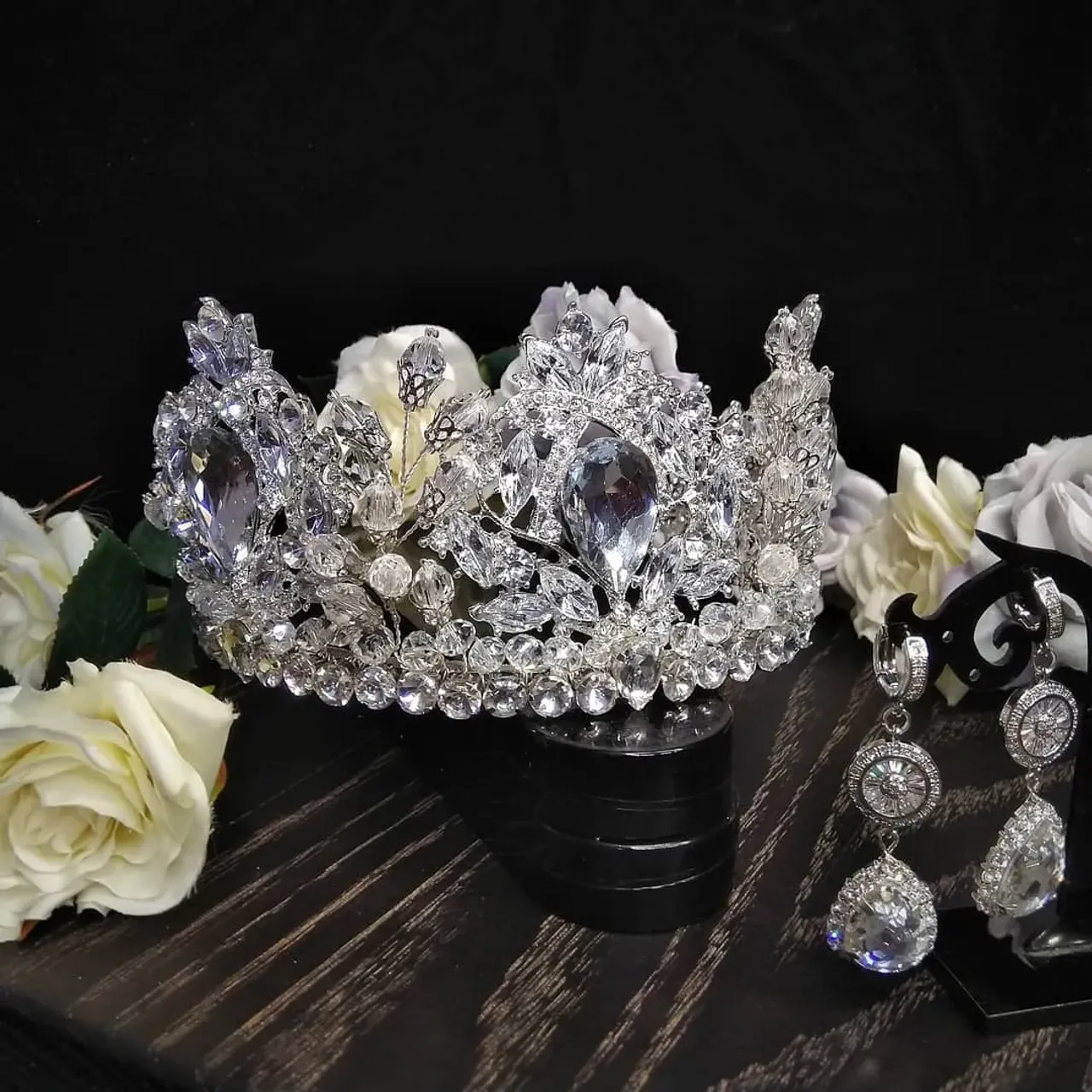 Magnificent tiara and earrings for the gallant bride
Великолепная диадема и серьги для смелой невесты
🌹In stock
🌼 brilliant accessories, rhinestones
🌷 Tiara Height - 7.5 cm (3 inch), earrings length - 6 cm (2.3 inch)
🌻All over the world delivery
+380982134393
#tiaraforbride #tiara #diadem #crown #crownforbride #bridaltiara #bridaldiadem #bridalcrown #bridalaccessories #weddigjewelry #weddingtiara #weddingdress #handmadeaccessory #handmadejewelry #bridalearrings #weddingearrings #свадебнаядиадема #свадебнаякорона #коронанасвадьбу #свадебныеукрашения #украшениявприческуневесты #украшенияназаказ #украшениянасвадьбу #украшенияручнойработы #свадьбаодесса #свадьба2019 #свадьба2019