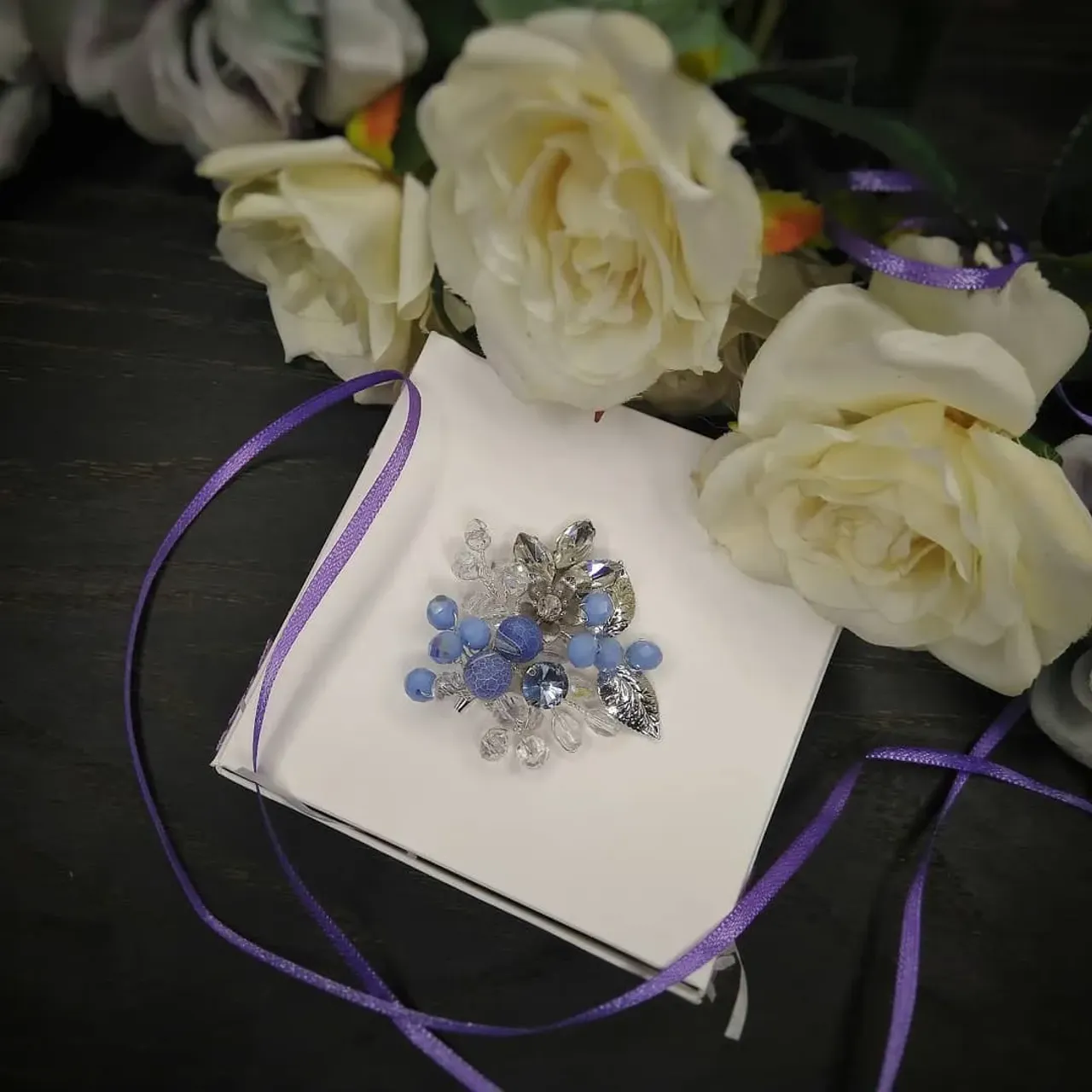 Брошь с голубым агатом
🌹В наличии
🌺Натуральный агат, чешские хрустальные бусины, стразы, металлические цветы и листья
🌷Отправка по миру
🌼0982134393
#брошьназаказ #брошьручнойработы #подарокподруге #подарокмамеукраина #подарокжене #брошьсагатом #украшенияназаказ #украшениянасвадьбу #украшениянавыпускной #украшениядляневесты #украшенияизнатуральныхкамней #handmadebrooch #bridalbrooch #brooch #handmadegifts  #handmadejewelry #handmade #weddigjewelry #wedding #weddingaccesories #bridaljewelry #olgamoshandmade