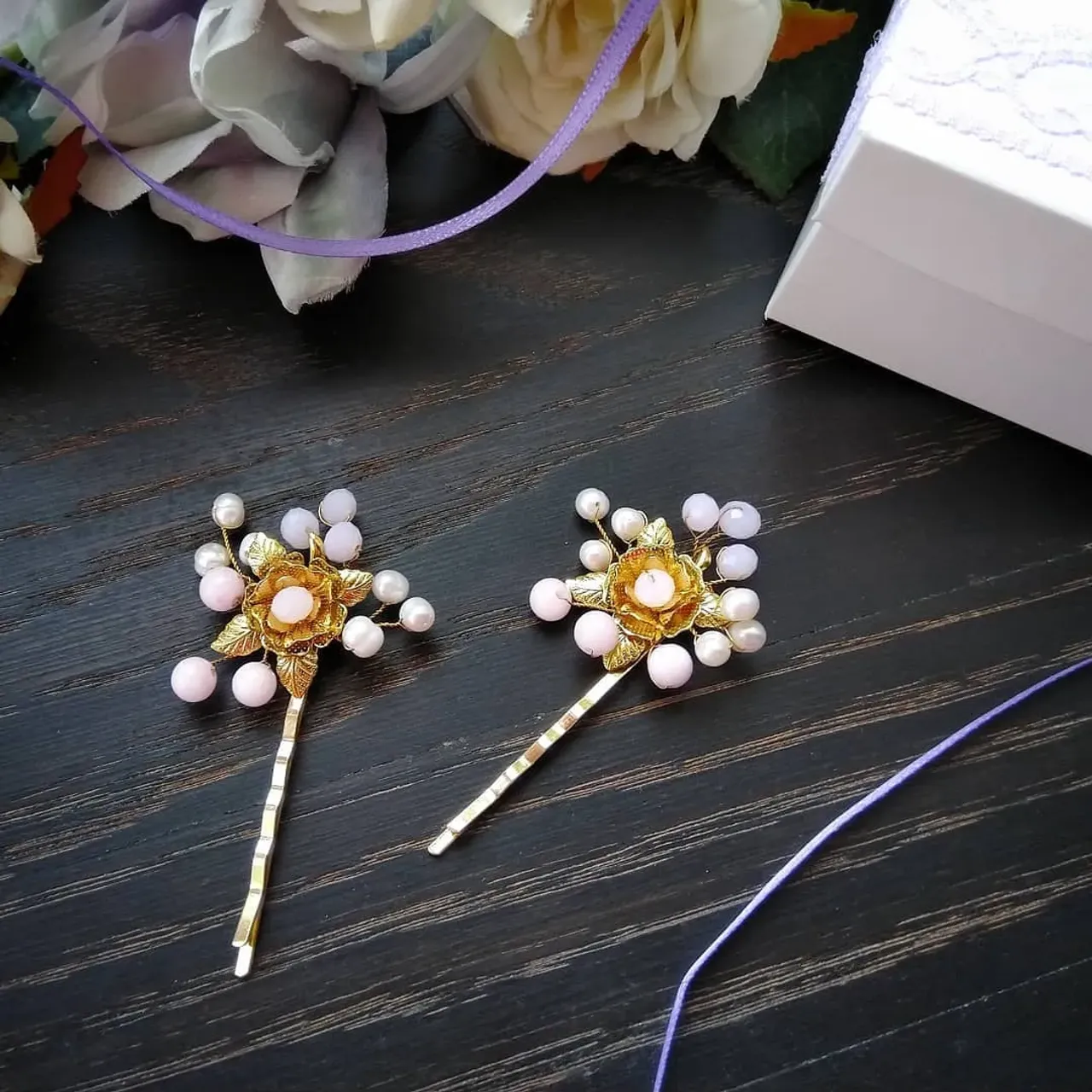 Floral Pearl clips
Чудные заколочки из натурального жемчуга и розового кварца
🌹In stock
🌺 Pearl and rose quartz beads, metal flowers
🌷All over the world delivery 🌼0982134393
#clips #brallette #hairpin #pearlclips #handmadepin #handmadejewelry #hairstyle #handmadeaccessory #waddinghairstyle #украшениявприческуневесты #украшенияназаказ #украшениянасвадьбу #украшенияизжемчуга #заколкисжемчугом #жемчужныезаколки #подарок