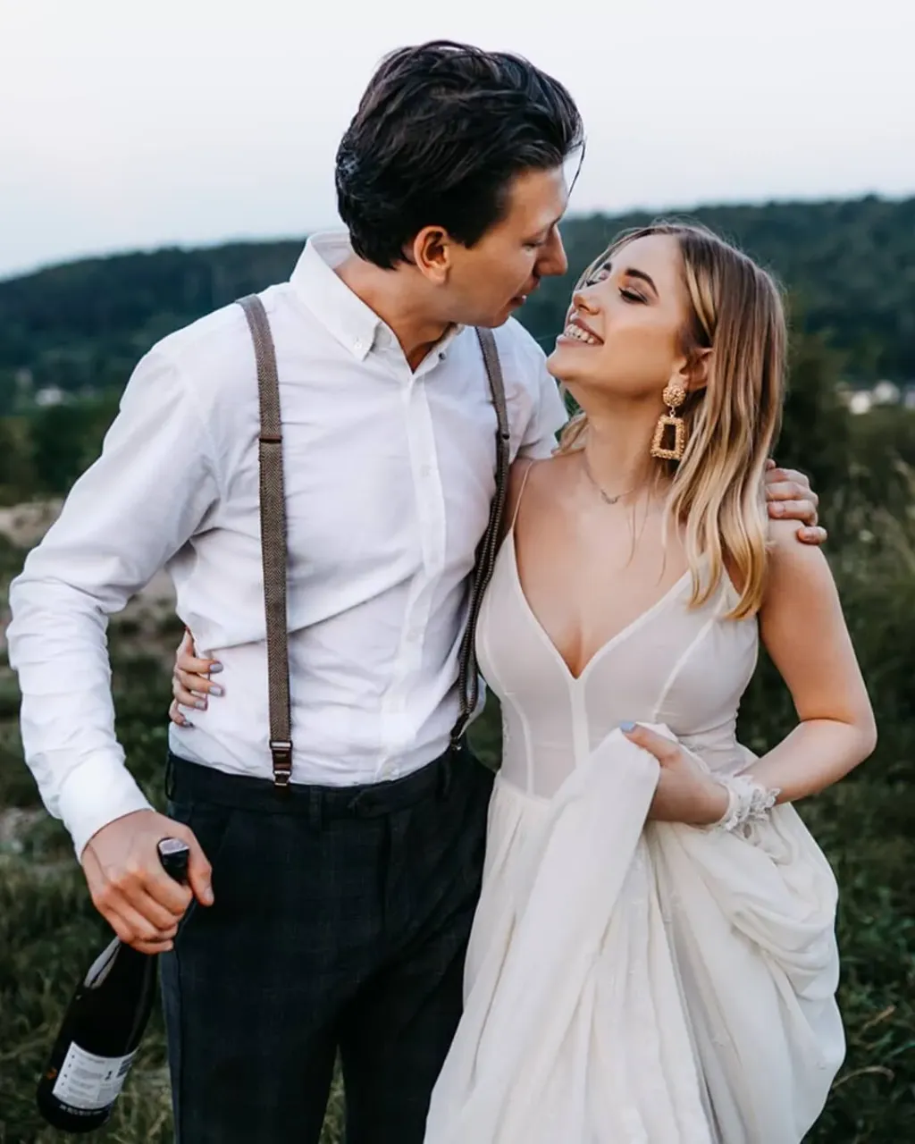 And here again our Miriam wedding dress, this time through the lens of another talented photographer: Kamila Tokarczyk š
How do you like the dress and the entire photo shoot?
š Miriam muslin wedding dress - https://www.etsy.com/listing/744894417/
---
Handmade wedding and evening dresses. Buy ready dress or make online custom order in our Etsy shop. Link in bio
---
#atelierluckydress #photosession #miniphotosession #engagement #engagementphotosesion #weddingsession #weddingphotosession #couple #lovecouple #engagementcouple #weddingcouple #brideandgroom #husbandandwife #bride #groom #husband #wife #weddingdress #bridalgown #bohoweddingdress #bohobridalgown #ivoryweddingdress #ivorybridalgown #rusticalweddingdress #rusticalbridalgown #outdoorsesion #muslinweddingdress #muslinbridalgown
---
Model: Daria Moger
Photos: Kamila Tokarczyk Photography