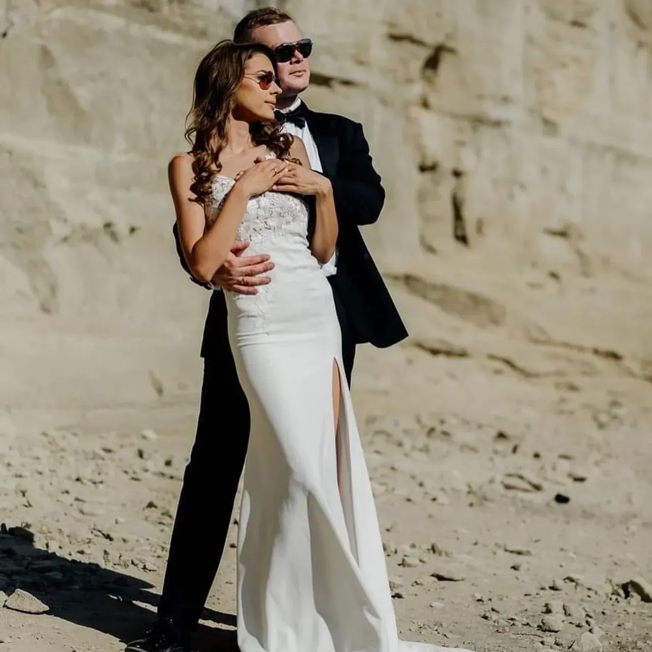 This dress is a HIT 😍 Especially on our bride Angelika! Melisandre is a dress with a tight cut and its base is made of wedding elastic crepe in the colour of broken white (off white). The boat-shaped neckline is made of flesh-coloured stretch mesh with exclusive Italian lace and sequins. Remember that each of our wedding dresses is subject to any modifications. So if you want to make changes to your Melisandre wedding dress. You can do it - just contact us!

—

We sew wedding dresses from scratch! Choose a ready-made wedding dress design, make changes or create your own unique wedding dress. We also carry out orders online!

 ---
#bridals #bridalwear #bridaldress #bridalstyle #bridalinspiration #bridalgown #bride2be #brideinspo #bridetobe2021 #wedding2021 #dressmaker #bohodressstudio #rusticdress #rusticdresser #rusticweddingideas #rusticweddingdress #rusticweddingstyle#rusticweddinginspiration #rusticweddingstyling #rusticweddinginspo #bridaloutfit