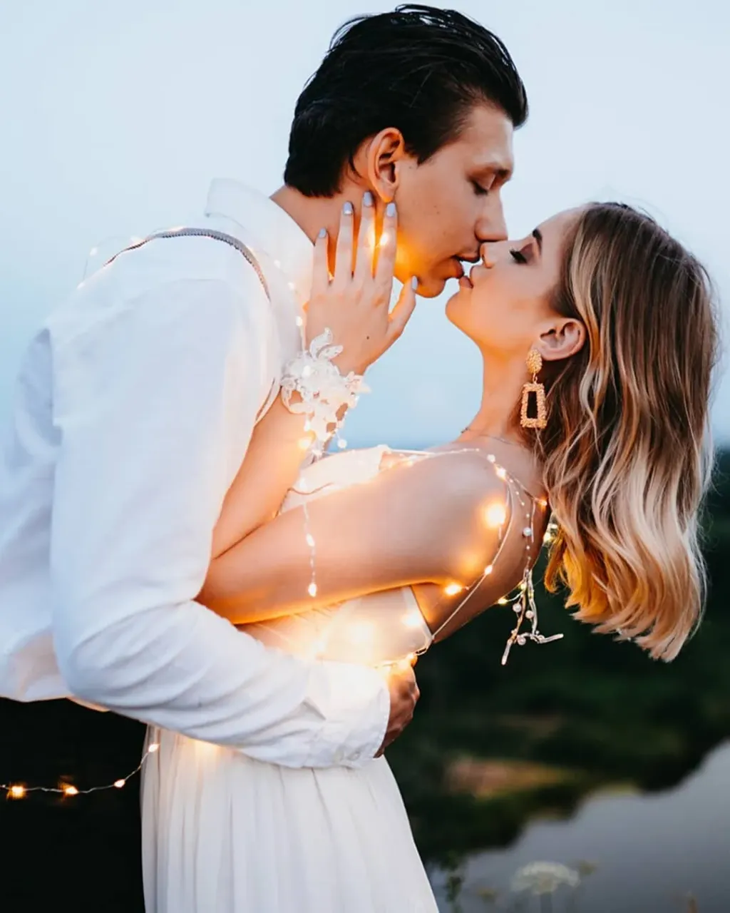 And here again our Miriam wedding dress, this time through the lens of another talented photographer: Kamila Tokarczyk š
How do you like the dress and the entire photo shoot?
š Miriam muslin wedding dress - https://www.etsy.com/listing/744894417/
---
Handmade wedding and evening dresses. Buy ready dress or make online custom order in our Etsy shop. Link in bio
---
#atelierluckydress #photosession #miniphotosession #engagement #engagementphotosesion #weddingsession #weddingphotosession #couple #lovecouple #engagementcouple #weddingcouple #brideandgroom #husbandandwife #bride #groom #husband #wife #weddingdress #bridalgown #bohoweddingdress #bohobridalgown #ivoryweddingdress #ivorybridalgown #rusticalweddingdress #rusticalbridalgown #outdoorsesion #muslinweddingdress #muslinbridalgown
---
Model: Daria Moger
Photos: Kamila Tokarczyk Photography