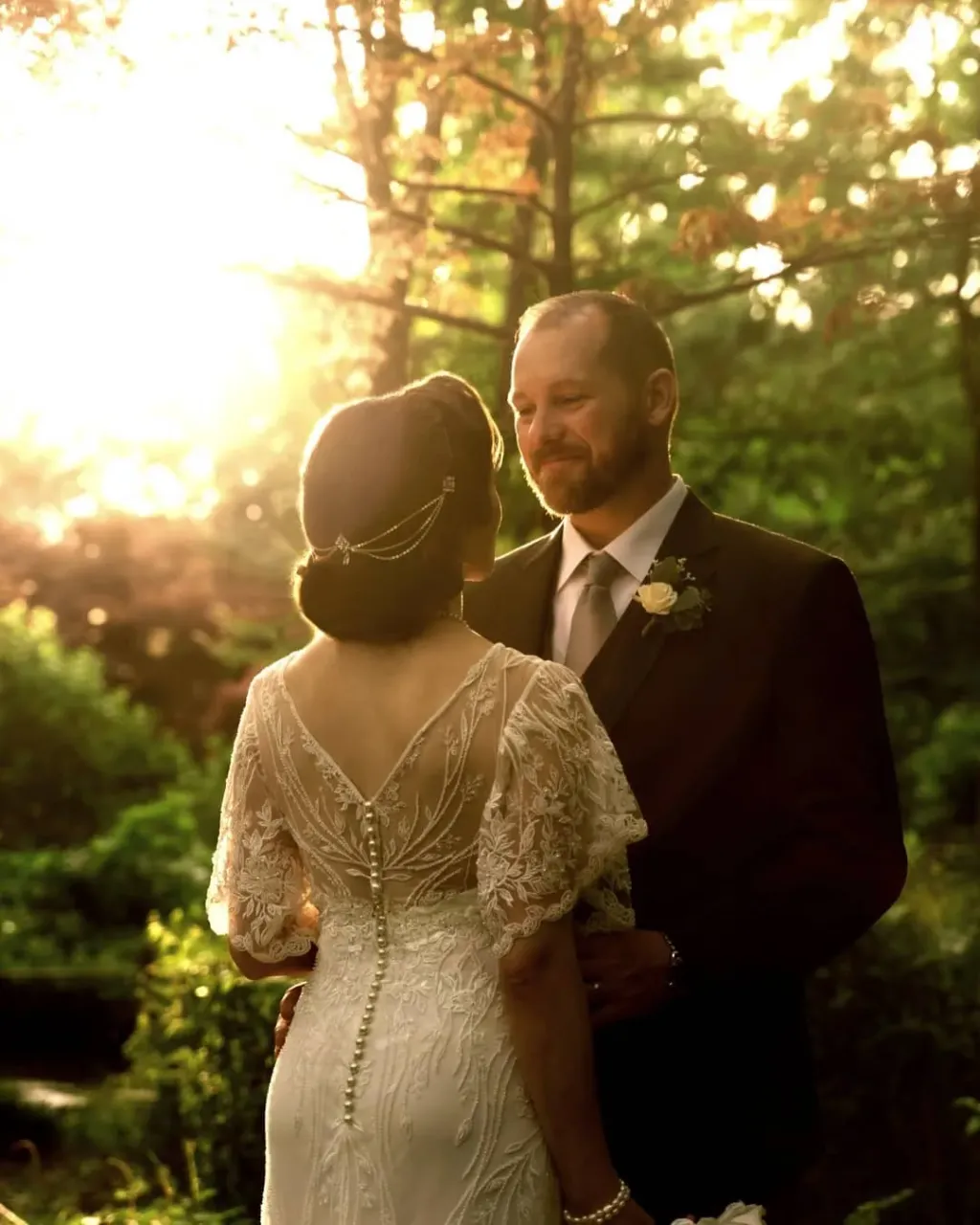 And here is another happy bride - Eleanor from South Korea, who ordered a wedding dress of her design inspired by the Art Deco style. Doesn't she look beautiful in this vintage wedding dress? 🥰

We sewed the wedding dress on-line according to the instructions of the Bride without any fitting in our Krakow atelier and sent it to Seoul (South Korea)! Thanks again Eleanor for the beautiful photos! 😍
---
➡️ Handmade wedding and evening dresses. Buy ready dress or make online custom order in our Etsy shop. Link in bio!
 ---
#atelierluckydress #realbride #LDAbride #happybride #southkoreabride #seulbride #weddingdress #bridalgown #customweddingdress #custombridalgown #artdecobride #artdecoweddingdress #artdecobridalgown #vintageweddingdress #vintagebridalgown #sewingweddingdress #sewingbridalgown #weddingdressshop #bridalgownshop #weddingdressatelier #bridalgownatelier #weddingdressstudio #bridalgownstudio #polishweddingdress #polishbridalgown #polishdressdesigner #weddingdressdesigner #bridalgowndesigner
 
Bride: @thedebonairdarling