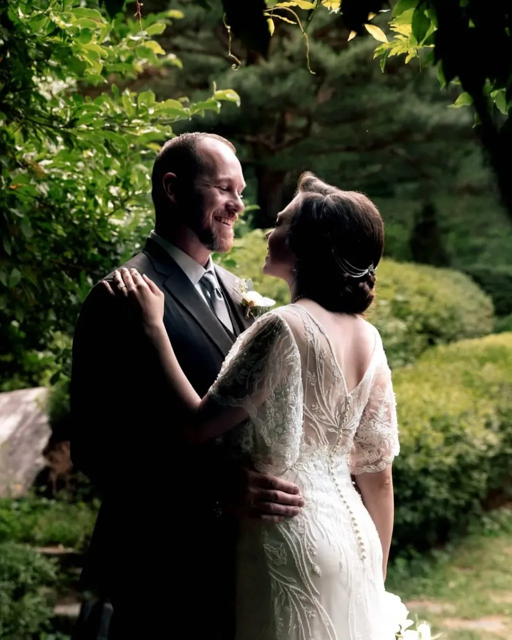 And here is another happy bride - Eleanor from South Korea, who ordered a wedding dress of her design inspired by the Art Deco style. Doesn't she look beautiful in this vintage wedding dress? 🥰

We sewed the wedding dress on-line according to the instructions of the Bride without any fitting in our Krakow atelier and sent it to Seoul (South Korea)! Thanks again Eleanor for the beautiful photos! 😍
---
➡️ Handmade wedding and evening dresses. Buy ready dress or make online custom order in our Etsy shop. Link in bio!
 ---
#atelierluckydress #realbride #LDAbride #happybride #southkoreabride #seulbride #weddingdress #bridalgown #customweddingdress #custombridalgown #artdecobride #artdecoweddingdress #artdecobridalgown #vintageweddingdress #vintagebridalgown #sewingweddingdress #sewingbridalgown #weddingdressshop #bridalgownshop #weddingdressatelier #bridalgownatelier #weddingdressstudio #bridalgownstudio #polishweddingdress #polishbridalgown #polishdressdesigner #weddingdressdesigner #bridalgowndesigner
 
Bride: @thedebonairdarling