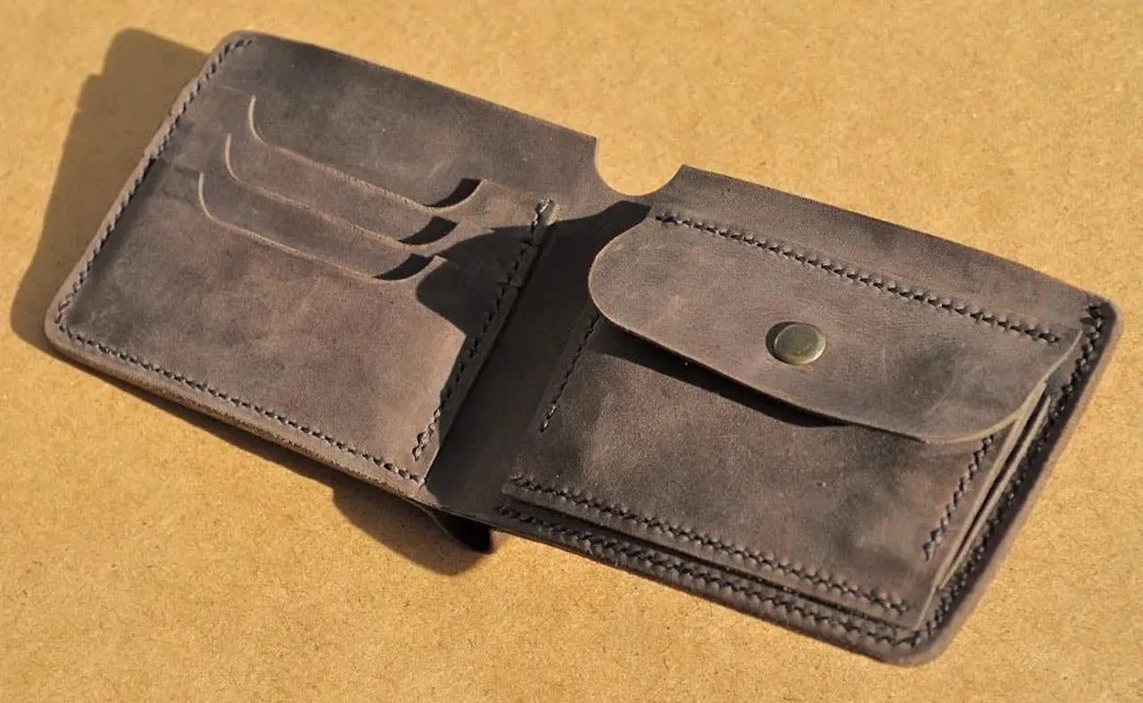 Nowy minimalistyczny portfel powstał 🤘🏼 ⠀⠀⠀⠀⠀⠀⠀⠀⠀⠀⠀⠀⠀⠀⠀⠀⠀⠀⠀⠀⠀⠀⠀⠀⠀⠀⠀⠀⠀ New handcrafted bi-fold wallet is ready✌🏼️ ⠀⠀⠀⠀⠀⠀⠀⠀⠀⠀⠀⠀⠀⠀⠀⠀⠀⠀⠀⠀⠀⠀⠀⠀⠀⠀⠀⠀⠀ Contact me via Direct ⠀⠀⠀⠀⠀⠀⠀⠀⠀⠀⠀⠀⠀⠀⠀⠀⠀⠀
#vintage #vintagestyle #vintageshop #vintagelove #vintagestore #vintagestuff #vintagelover #vintagefashion #vintagelook #vintagefinds #vintagelife #vintagefabric #vintageshopping #vintagespired #vintagelovers #vintagedesign #vintageforsale #vintageclothes #handmadeleathergoods #leatherworking