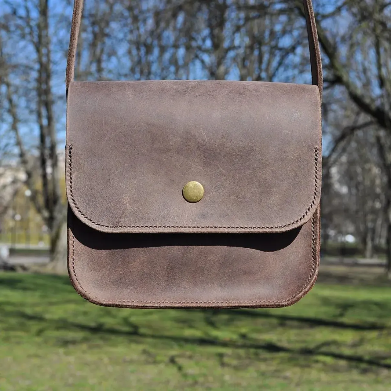 Vintage bag
Size 18cm x 15cm x 6cm
Material High quality Leather
Contact us for details Whatsapp +48 570 415 959
#handcrafted #handcraft #handcrafts #handcraftedwithlove #handcrafting #handcrafter #handcraftedleather #handcraftedaccessories #handcraftedgoods #handcraftedgifts #handcraftedgoodness #handcraftedleathergoods #handstiched #handstich #handstiching #handsew #handsewn #handsewing #handsewad #handsewwithlove #handsewleather