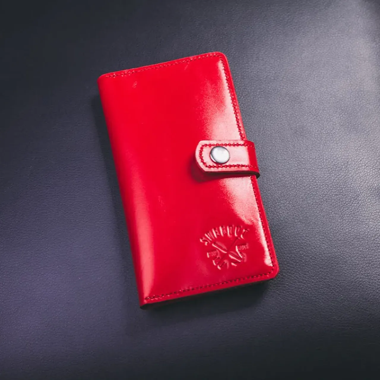 New red wallet for women⚫️🔴 Order now💳 For all questions contact us in Direct📩  #svernut #svernuthandmade #handmade #leather #leathercraft #beuty #style #new #gift #sale #wallet #casual #lifestyle #woman #europe #warsaw