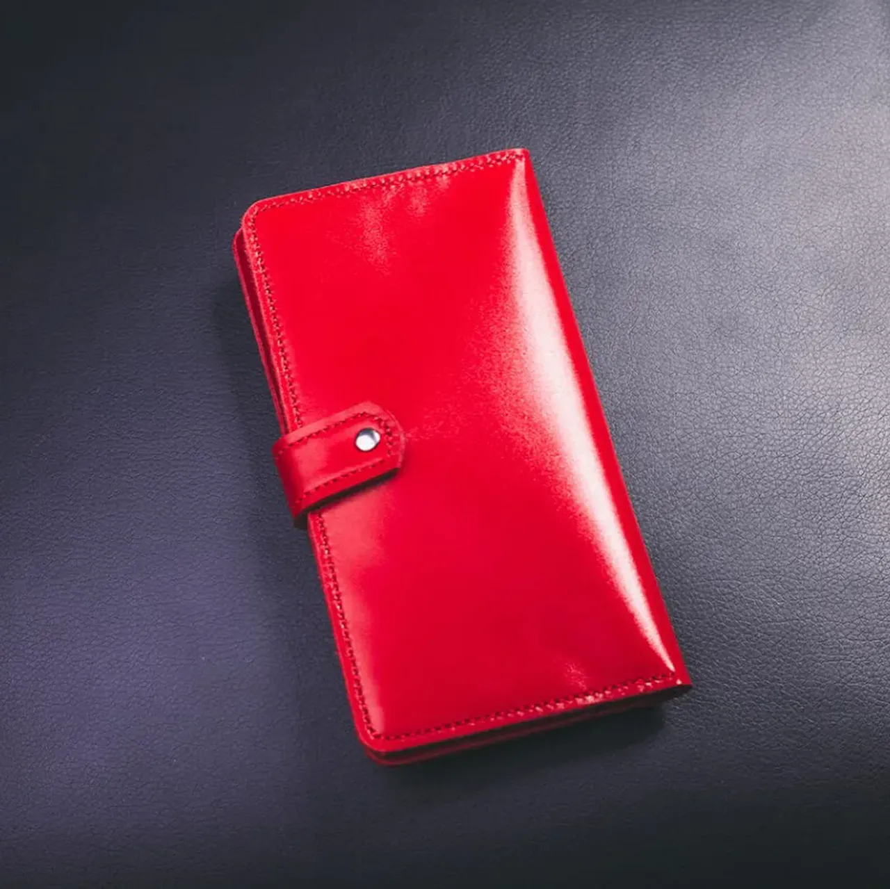 New red wallet for women⚫️🔴 Order now💳 For all questions contact us in Direct📩  #svernut #svernuthandmade #handmade #leather #leathercraft #beuty #style #new #gift #sale #wallet #casual #lifestyle #woman #europe #warsaw