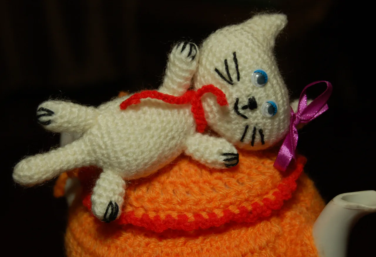Hello. Do you like to crochet gifts for your friends and relatives? I think that my funny cat is a wonderful idea and my Crochet Pattern will help you.
