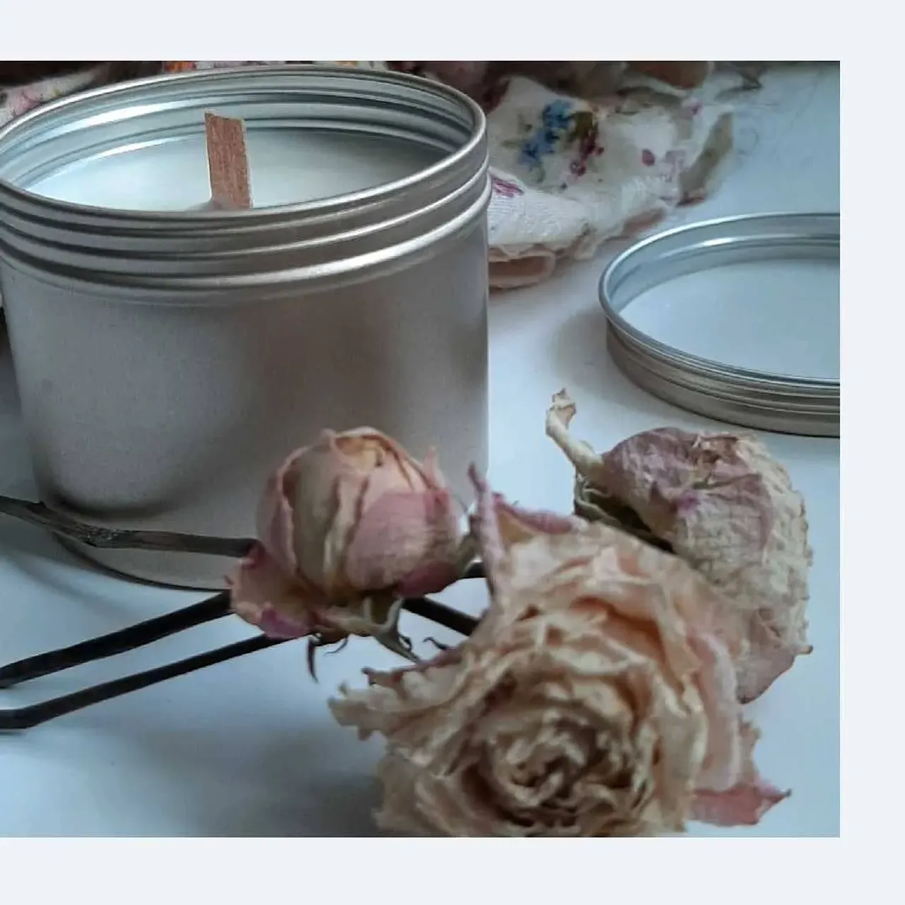 🌸 Our new collection are inspired by beautiful flowers

Link in Bio 🕯️🌿✈️