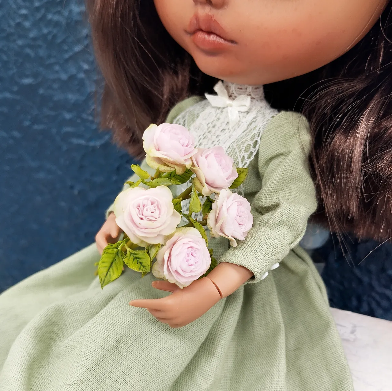 English rose 1/6 scale

https://ballwool.com/products/46131

#miniature #miniatureflowers #miniaturerose #dollhouse #dollhouseminiature #dollhouseflowers #dolls #blythe #barbie #paola #miniaturegarden
