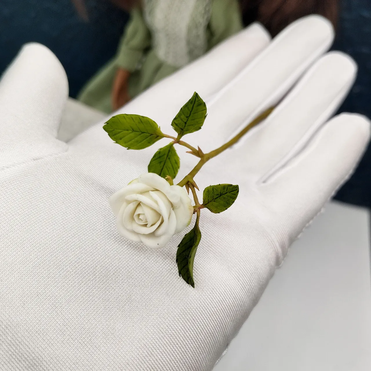 Miniature white rose scale 1/6.Handmade from floral polymer clay (cold porcelain).
https://ballwool.com/products/46126
-----------------------------------------------------
#miniature #miniatureflowers #dollsminiatures #dollhouseminiature #dollsaccessories #miniaturerose #fairygarden #polymerclayminiature #dollhouse #flowers