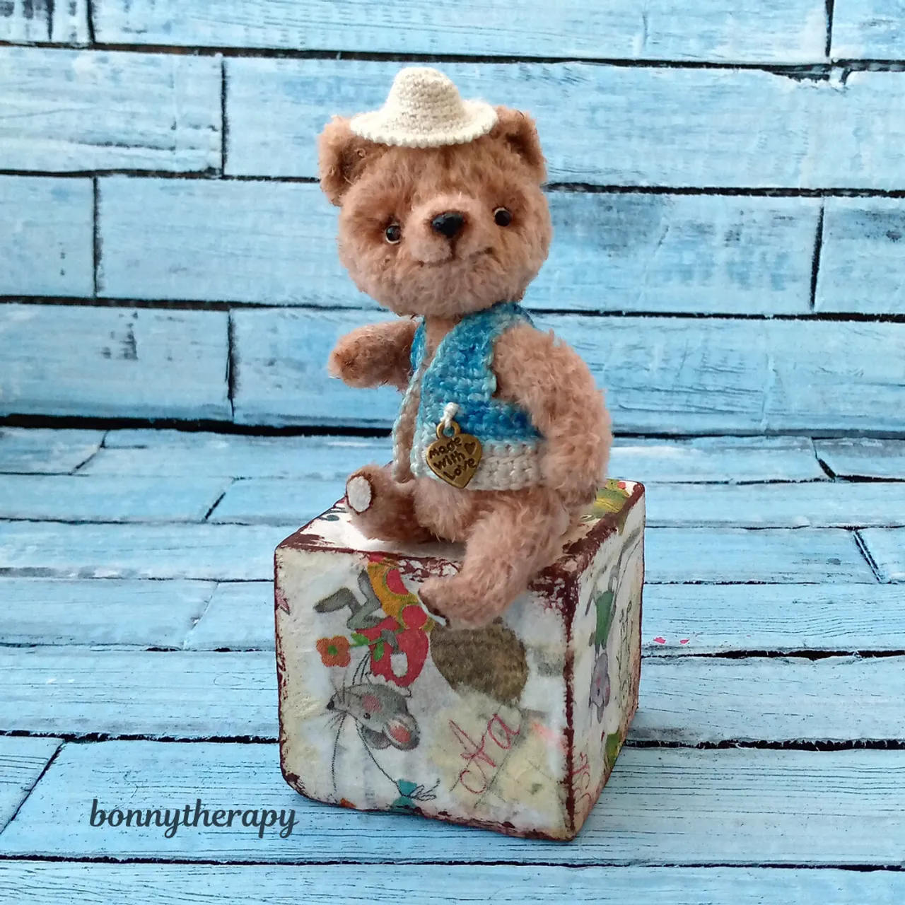 Hello everyone.
I do what I love.
I love what I do.
They are big and small and so cute...