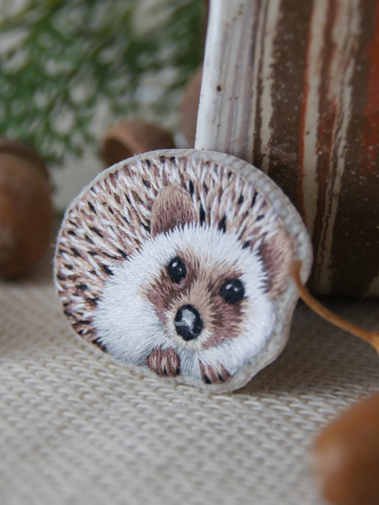 Pure hedgehog charm! 🦔♥️
This spiky little one is one of my early works. Yes, he’s got plenty of "quills," but don’t worry—they’re 100% prick-free (tested and approved!) 😃
This little hedgehog has found his forever home, but I’m keeping this photo as a sweet memory.