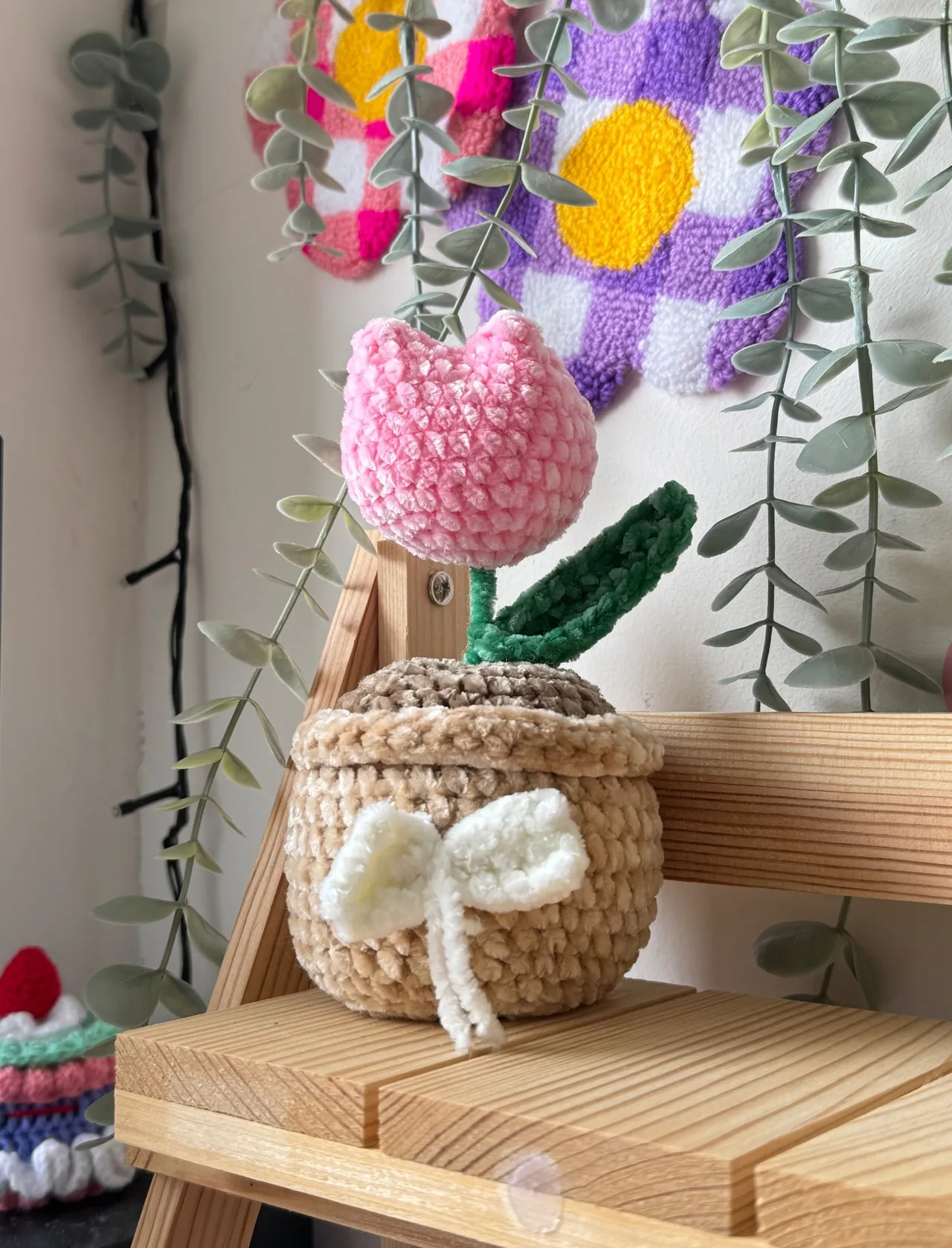 Cute potted flowers crochet pattern