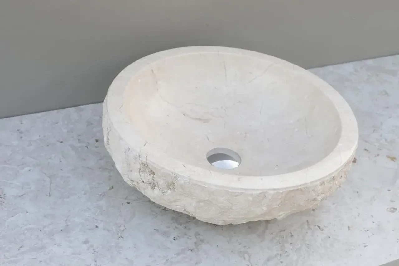 Эти замечательные раковины все ещё ждут свой уголок в вашей квартире, доме, бане, гараже, ресторане, кафе и тд😉
⠀
#раковинаназаказ
#раковина
#каменнаяраковина
#интерьер
#сантехника
#интерьер
#дизайн
#лофт
#loft
#stonesink