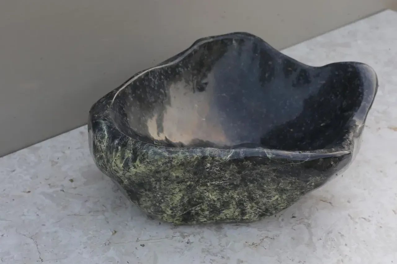 Эти замечательные раковины все ещё ждут свой уголок в вашей квартире, доме, бане, гараже, ресторане, кафе и тд😉
⠀
#раковинаназаказ
#раковина
#каменнаяраковина
#интерьер
#сантехника
#интерьер
#дизайн
#лофт
#loft
#stonesink