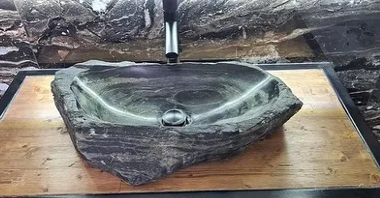 Фото от наших клиентов из Калининграда! 
Бомбически смотрится

#змеевик
#калининград
#тюмень
#мебельназаказ
#раковинаизкамня
#натуральныйкамень
#каменнаяраковина
#умывальник
#лофт
#loft
#disign 
#sink
#stonesink
#раковина