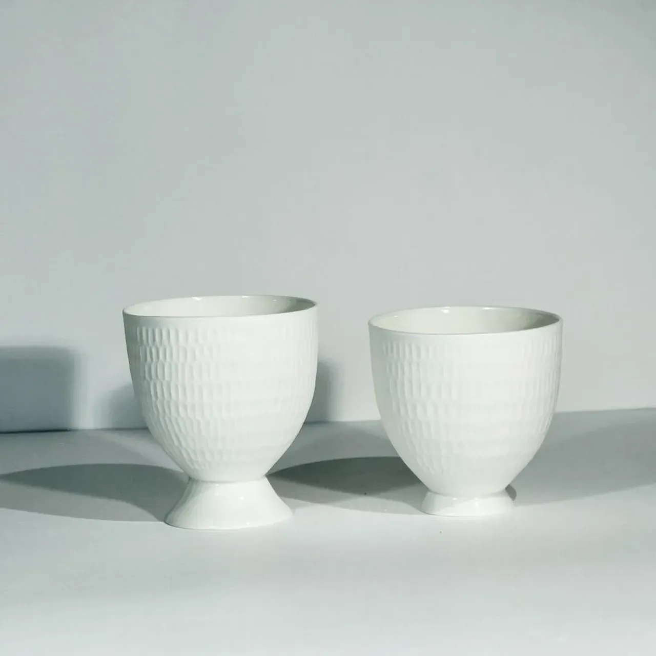Кубки “Arctic “, те же кружки, только без ручек. Объём около 250 мл. Фактурный фарфор, внутри покрыты глазурью, с наружи матовые, бисквитные.  #фарфорручнойработы #фарфор #фарфороваяпосуда #белыйфарфор #предметыинтерьера #домашнийдекор #porcelain #porcelainhandmade #porcelainstudio #leoleo-hm #leoleo_handmade #porcelaindecor