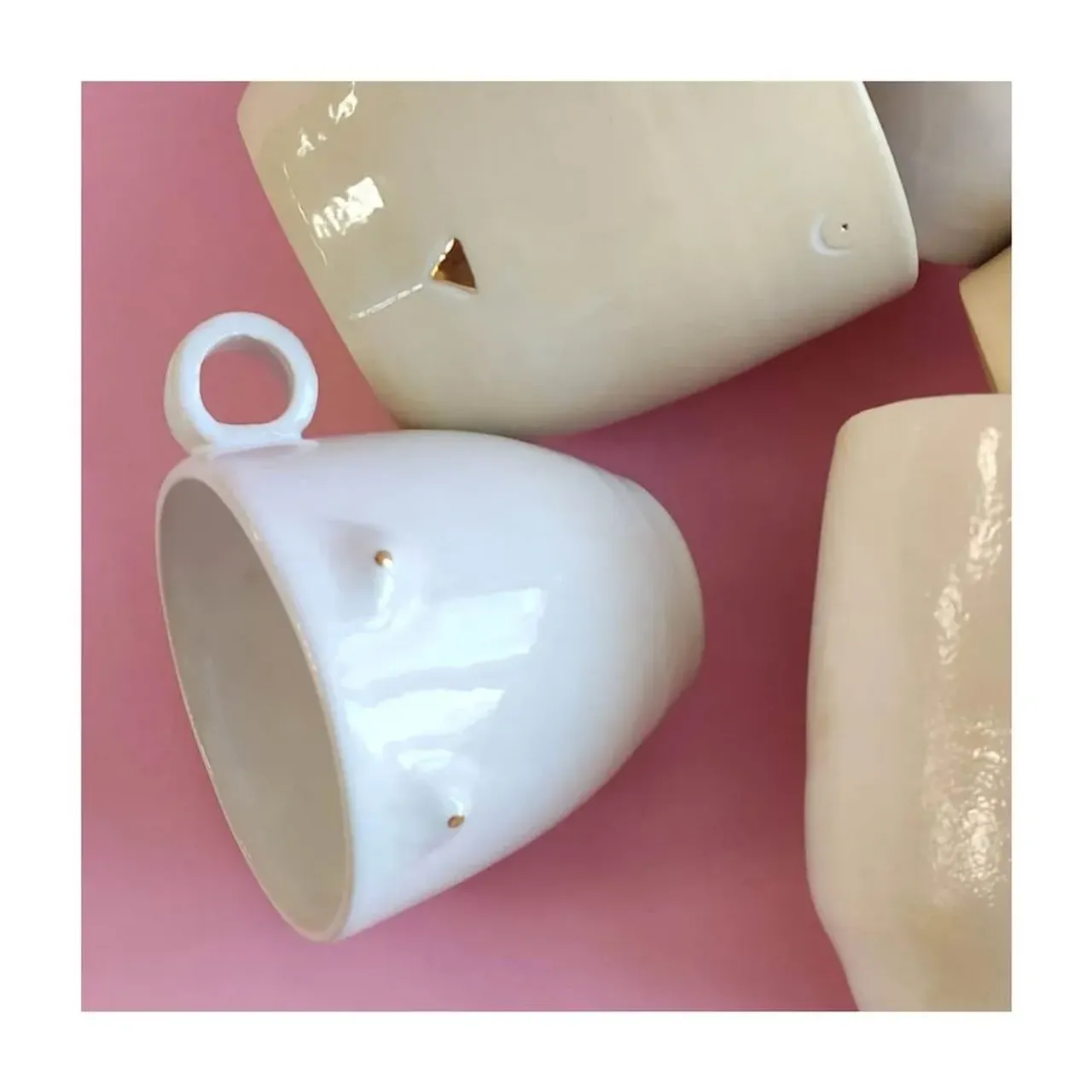 У нас ещё остались кружки в наличии.
#titkirukami #керамика #груди #посуда #гончарка #дизайн #ceramics #лепкаизглины