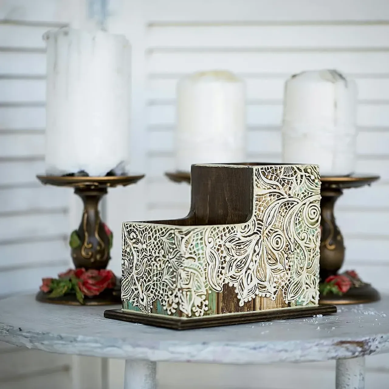 Смотрите какая штучка еще ни разу не попадала в кадр. Карандашница с очень сложной и большой росписью на всей поверхности.
Это просто ВАУ! подарок для любой девушки.

#рукамимастера #нарабочийстол #авторскиевещички #ручнаяроспись #карандашница #купитьручнуюработу #ручнаяработановосибирск #woodscraft_ #woodscraft #handmadedecor #handmadegifts #handmade