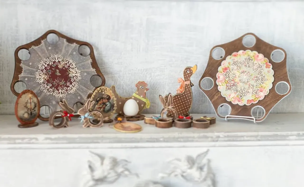 Soon the bright holiday of Easter! We have great souvenirs and decorations for you to decorate the holiday table.

Very beautiful stand for cakes and eggs. It will decorate your holiday table and a great gift for your friends and family on the bright Easter holiday.
On the stand is one big cake and seven Easter eggs.
The stand made of birch plywood has legs for a stable position on the table, the upper surface is decorated using decoupage technique. Safe matt lacquer coating.

Size:
stand diameter 28 cm / 11.02 in
stand height 3.5 cm / 1.38 in
*************************
#easter #eastercake #easteregg #handmadegifts #handpainted #handsome #greateastern #easter2019 #Easterholidays #hyggedecor #catholiceastergift