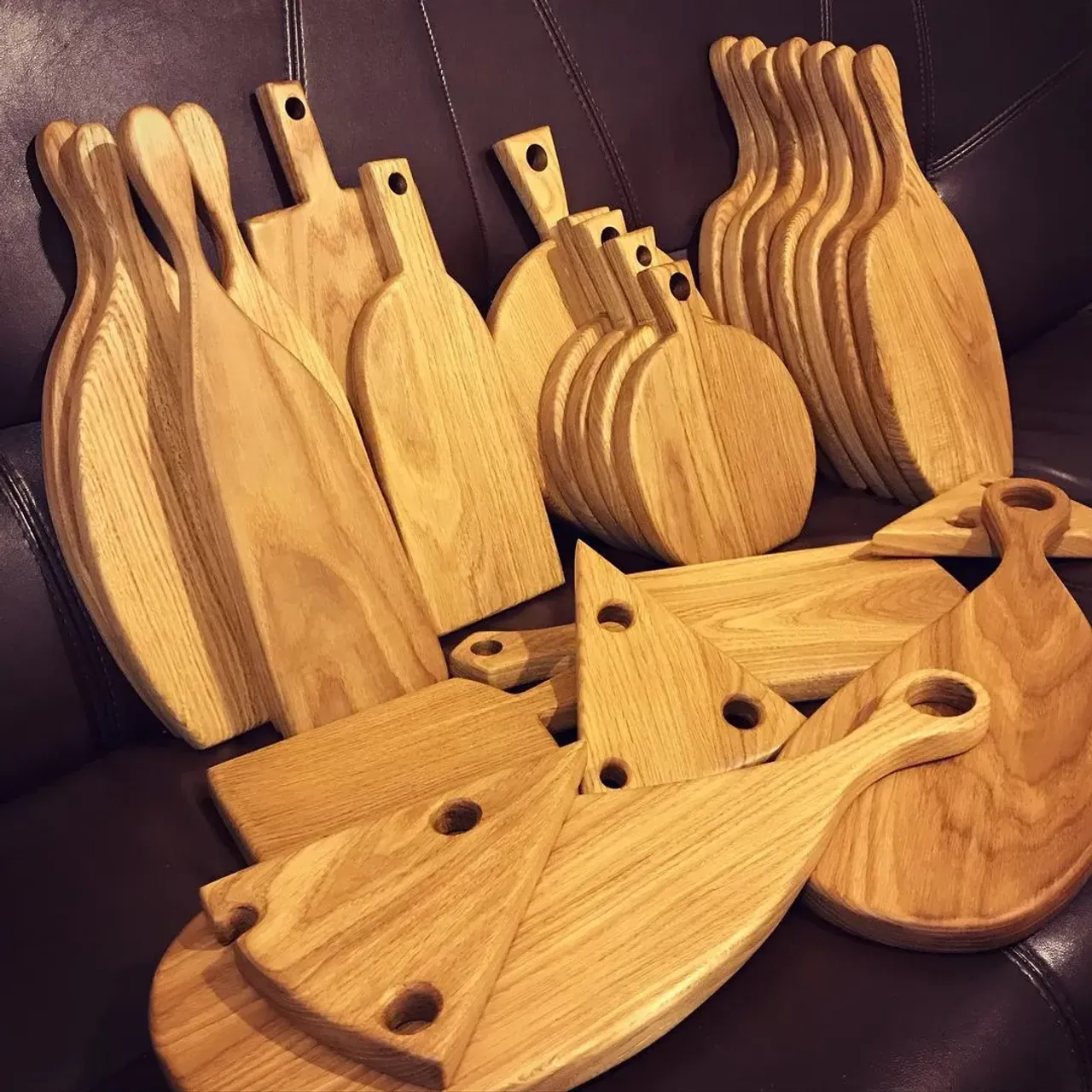 ☘️
Друзья, хотим выразить огромную благодарность за Ваше доверие☺️
⠀
Наши досочки разлетаются, как «горячие пирожки» 🥧по разным частям России🌏
⠀
Мы работаем день🌕 и ночь🌑, в прямом смысле этого слова, чтобы коллекция постоянно пополнялась и радовала Вас🥰
⠀
Ради Вас мы улучшаем наш сервис и следим за качеством продукции, внедряя новые услуги и технологии👍🏼 Спасибо вам❤️
⠀
#деревяннаякухня
#деревяннаякоробка
#деревяннаядоска
#доскадляподачи
#доскадлястейка
#доскадлясыра
#доскадлясервировки
#доскадлякухни
#сырнаядоска
#сервировочнаядоска
#сервировочныедоски
#your_wood_shop