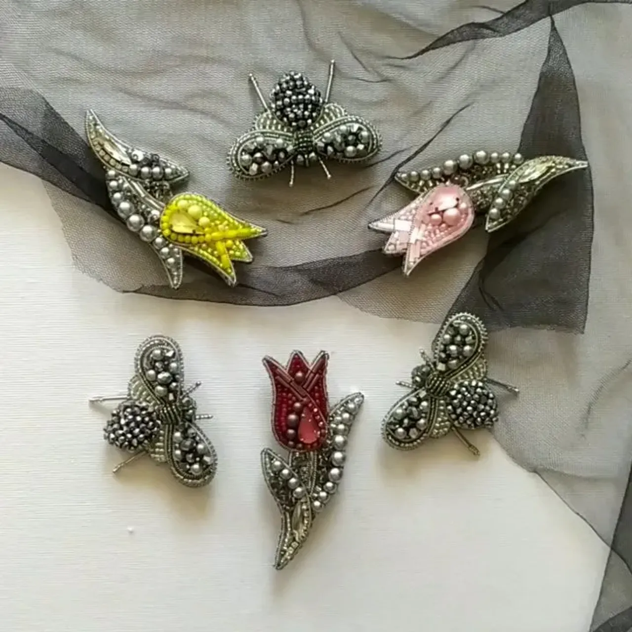 Все тюльпаны в наличии.
#брошьтюльпан #брошьтюльпансизбисера #тюльпанизбисера #брошьцветок #тюльпаны #hmjewerly_best #handmade_ru_jewellery #hmjew_exclusive #handmade_ymka #бесплатноmhr #handmade_luxury_exclusive #handmade_art_amazing #брошьизбисера #handmadewood #handmadeworld1  #chudolavka #handmade_blesk_19 #magic_brooch #shk_idei #б_выставка_рн @happy_hobby777 #hand_made_izdeliya_lenta #jw_fair #handmade_k_m #rukamimastera_lenta #проект_ilovehandmade #lovehandmade #my_handmade_tvorchestvo #handmade_numberone #beads_shest_наличие #сделанослюбовью❤️