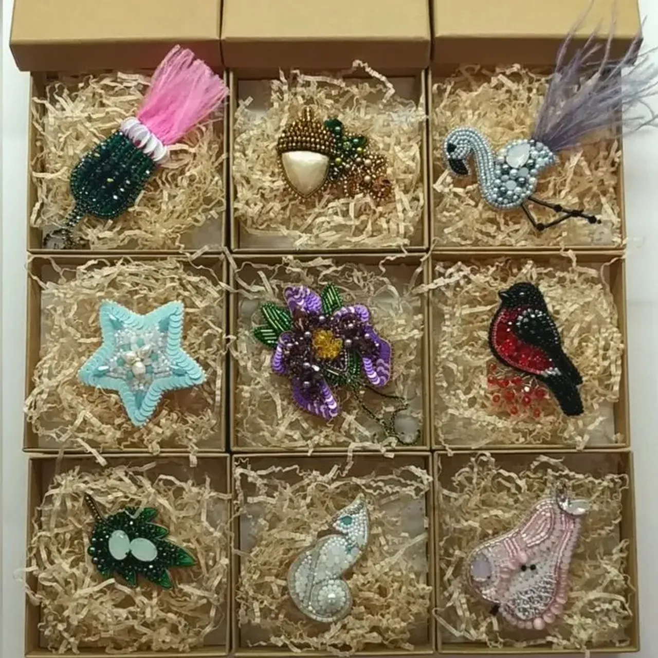 И это далеко не все броши в наличии. Теперь всё наличие можно проверить по #beads_shest_наличие
Точную стоимость уточняйте
#брошьизбисера #брошьчертополох #брошьжелудь #брошьфламинго #брошьзвезда #брошьирис #брошьснегирь #брошьолива #брошькошка #брошьгруша #брошькраснодар #брошьжуравль #сделанослюбовью❤️