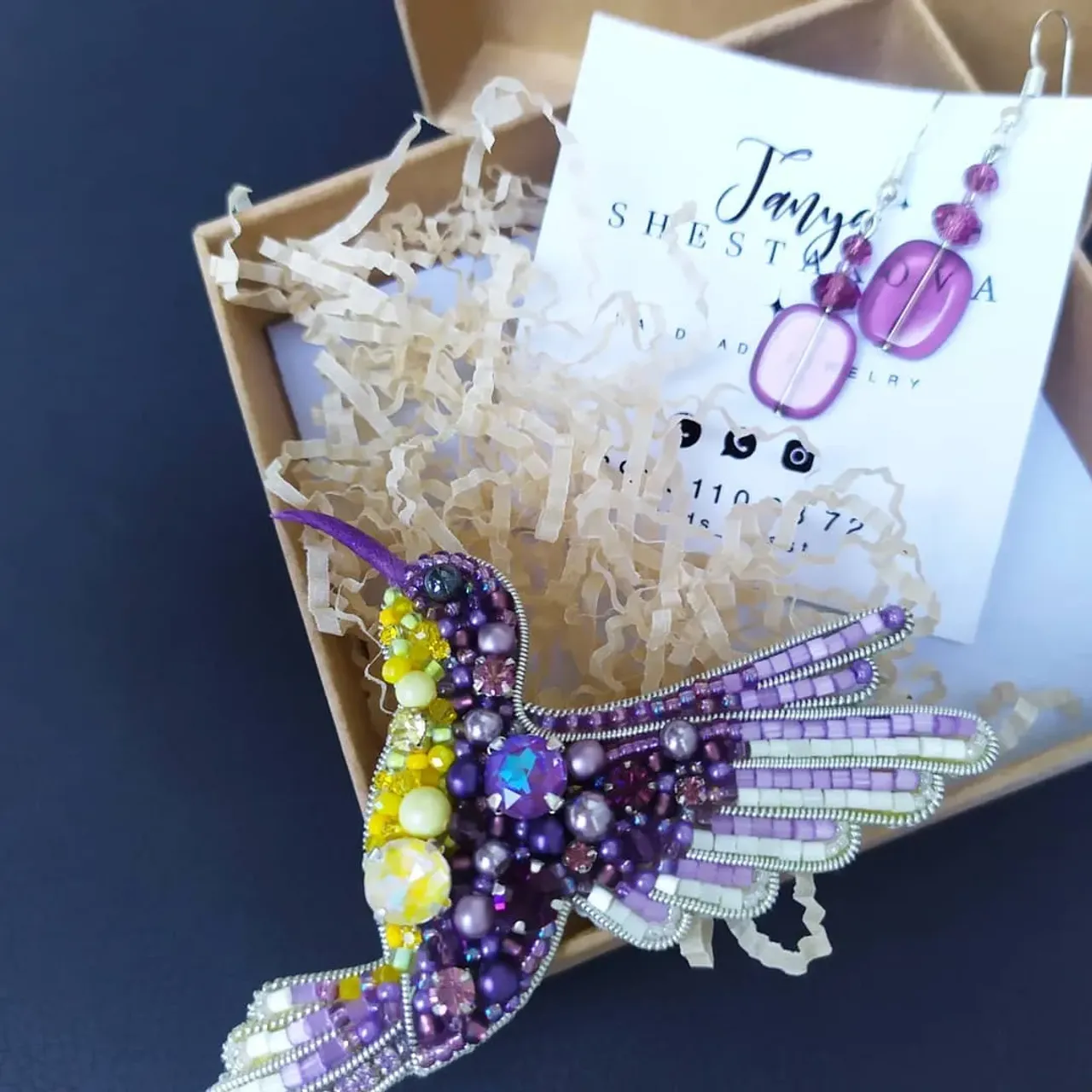 А вот и пост про фиолетово-желтую птичку💜💛
#брошьколибри #брошьколибриизбисера  #колибриизбисера  #колибри #chudesarukami #handmadebiser #hmjewerly_best #hm_obraz #handmade_ru_jewellery #hmjew_exclusive #handmade_ymka #бесплатноmhr #handmade_luxury_exclusive #handmade_art_amazing  #handmadewood #handmadeworld1  #chudolavka #handmade_blesk_19 #magic_brooch #shk_idei #б_выставка_рн #hand_made_izdeliya_lenta #handmade_k_m #chudolavka_jewellery #rukamimastera_lenta #проект_ilovehandmade #lovehandmade #my_handmade_tvorchestvo #handmade_numberone #beads_shest_наличие