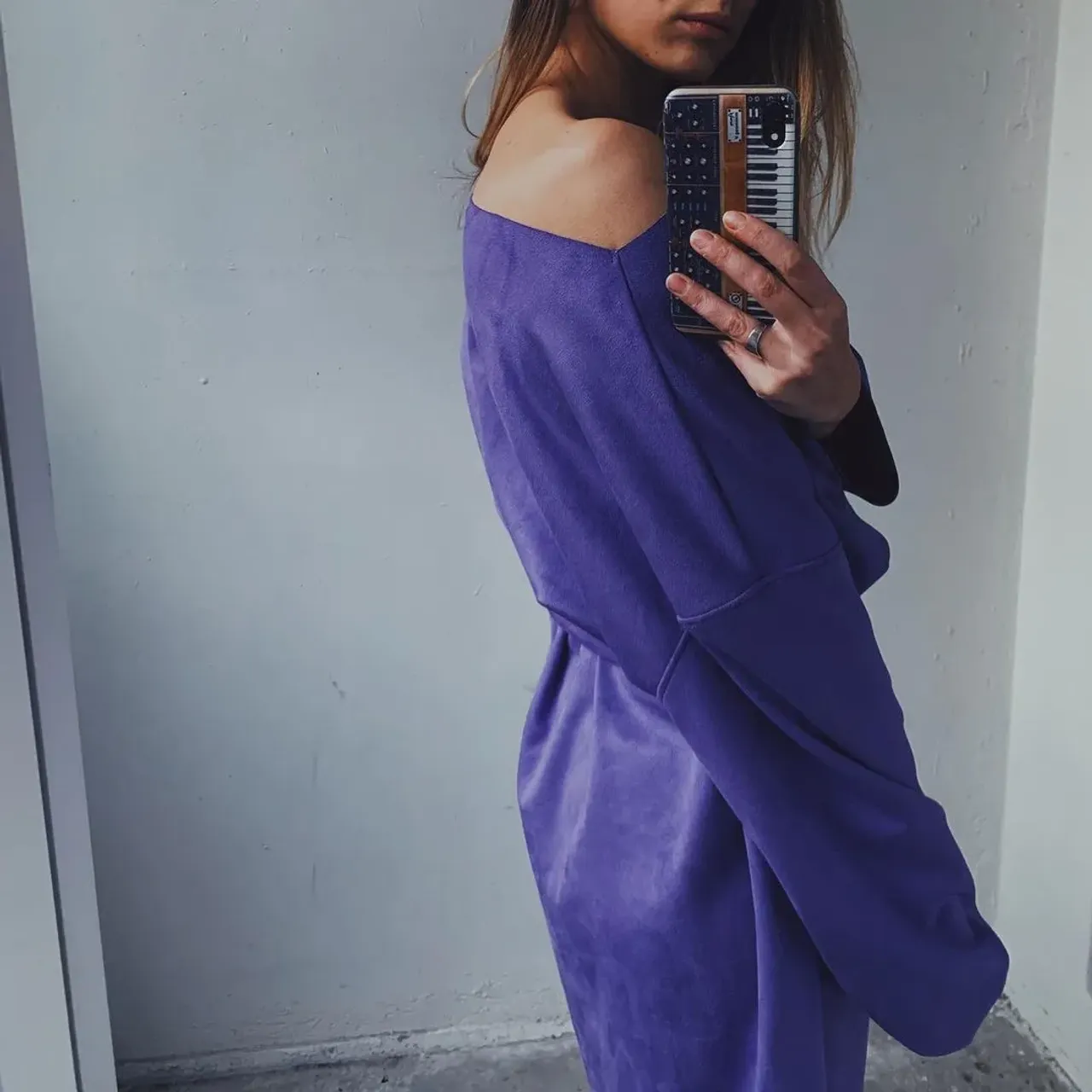 Замшевые платье🥰
Нежно их люблю, потому что экозамша это просто квинтэссенция нежности. Я даже не знаю с чем сравнить: попка младенца, пёрышко, облачко. В общем я считаю, что такое платье или любое другое изделие из экозамши должно быть в каждом гардеробе. В уходе она очень простая, и даже гладить не надо👌🏻 достаточно после стирки разложить вещь на полотенце.
Все цвета в закреплённых сториз «платья»
•
•
• 
#платье#dress#fashion#style#neutrals#ootd#lookoftheday#замшевоеплатье#awesome#beauty#trend#oversize#love#girls#lifestyle#fashionstyle#minimalism#стиль#fashionstyle#фиолетовоеплатье#purpledress#suededress#красивоеплатье#lookbook#фиолетовоезамша#купитьплатье#fashiontrends