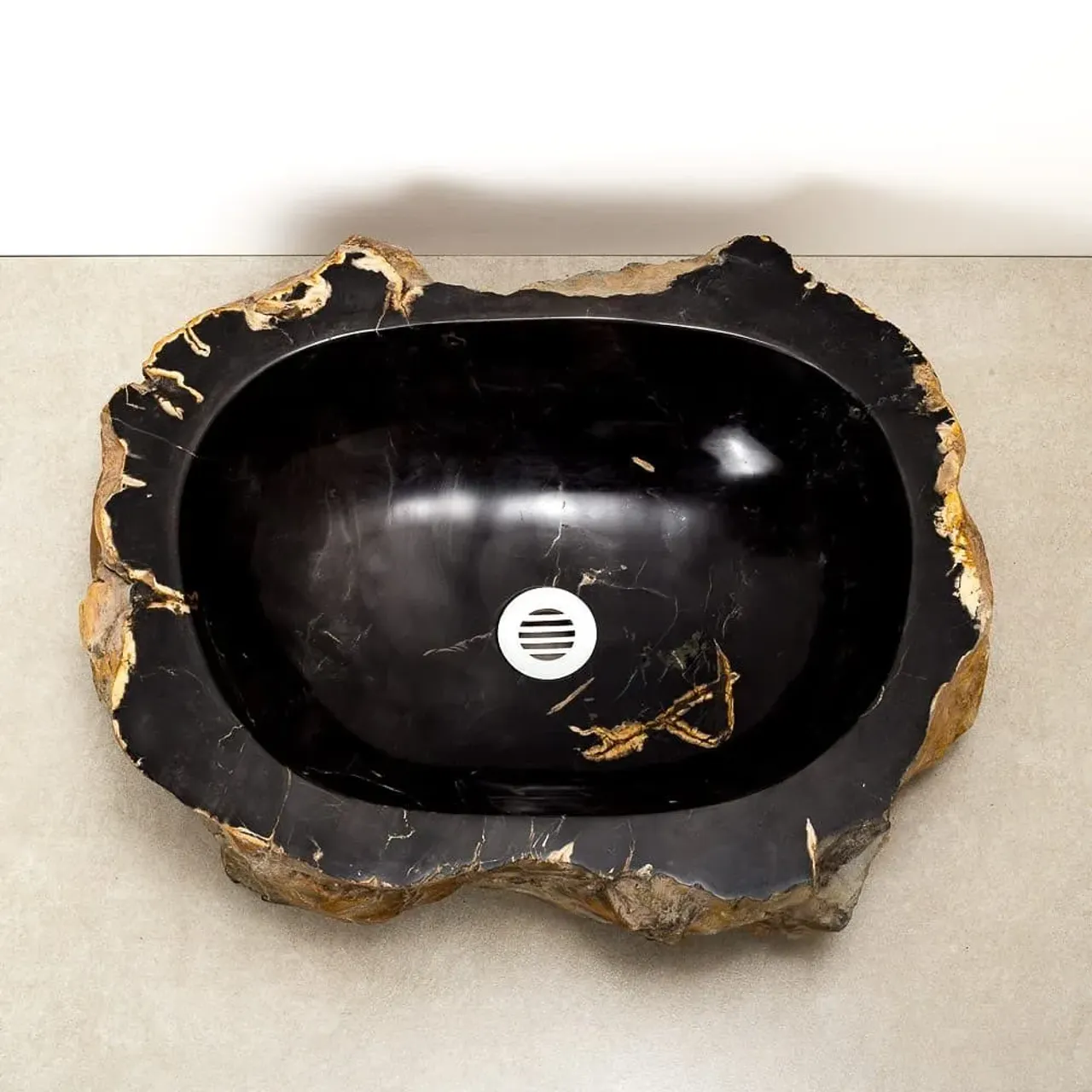 .
⚜️Эксклюзивные, природные раковины из окаменелого дерева, созданные вручную нашими мастерами. Возраст каждой из находок достигает до 100 млн. лет.
.
✨Изнутри камень отполирован до блеска, а снаружи полностью сохранил свой естественный внешний вид
.
💎Раковина выглядит дорого, что сделает ванную комнату роскошной, а утренние процедуры и вообще пребывание у такой раковины будет вызывать только чувства радости и восторга.

#раковиныbanglo#раковинаизокаменелогодерева#раковиныизкамня#ваннаизкамня#ваннаизкамняподзаказ #раковиныизнатуральногокамня#раковинаизоникса #раковинаизмрамора#ваннаизнатуральногокамня #ваннаякомнатадизайн#дизайнерскаяпродукция #декорванной #ваннаякомната #аксессуарыизкамня #раковинадляванной#элитнаясантехника#лофт #лофтдизайн #лофтинтерьер #ваннаякомнатадизайн #дизайнподключ#поступлениераковинизкамня#новоепоступление