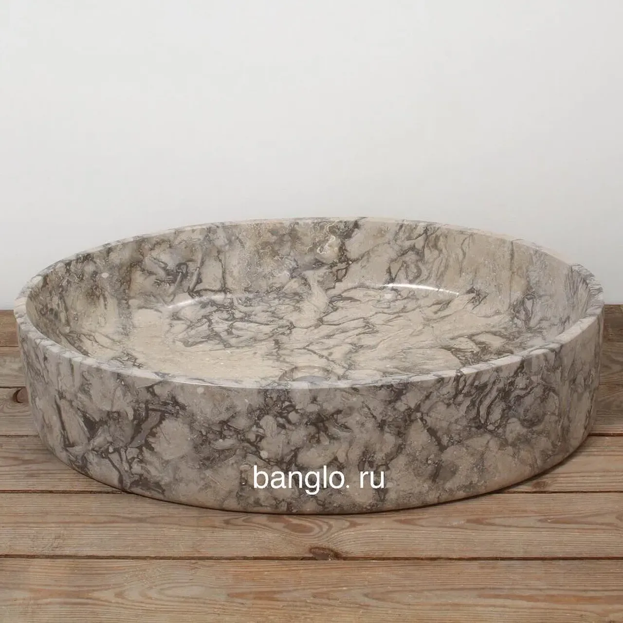 .
🔰Природный мрамор обладает массой достоинств, позволяющих использовать его в разных областях жизни. Однако наиболее удачно он применяется для изготовления элитного сантехнического оборудования, в том числе раковин из мрамора.
.
Размеры (ШxГxВ)	60х40х14 см
.
.
#banglo#раковиныbanglo#раковинаизокаменелогодерева#раковиныизкамня #раковиныизнатуральногокамня #раковинаизоникса #раковинаизмрамора #работаскамнем#дизайнерскаяпродукция #декорванной #ваннаякомната #аксессуарыизкамня #раковинадляванной#элитнаясантехника#лофт #лофтдизайн #лофтинтерьер #ваннаякомнатадизайн #дизайнподключ#мрамор#раковина #раковинынастолешницу #раковиныдляванной #раковинымосква #раковиныспб