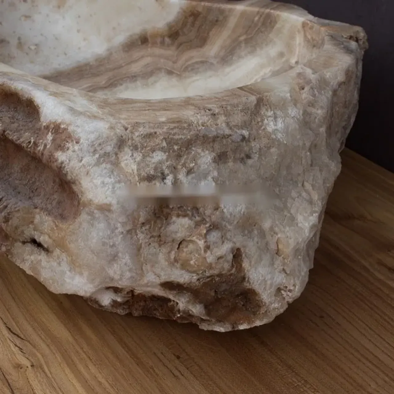 .
Современного человека сложно удивить изысками дизайнерской мысли, однако эта ⬆️уникальная раковина из оникса способна стать особенным моментом, что выделит ваш интерьер из множества других, но при этом будет практичным и надежным.
.
⚡️Натуральный оникс, природная форма, эксклюзивный цвет все это воплощено в этой раковине. .

#раковиныbanglo#раковинаизокаменелогодерева#раковиныизкамня #раковиныизнатуральногокамня #раковинаизоникса #раковинаизмрамора #работаскамнем#дизайнерскаяпродукция #декорванной #ваннаякомната #аксессуарыизкамня #раковинадляванной#элитнаясантехника#лофт #лофтдизайн #лофтинтерьер #ваннаякомнатадизайн #дизайнподключ#дизайнподключмосква #раковинымосква #раковиныспб