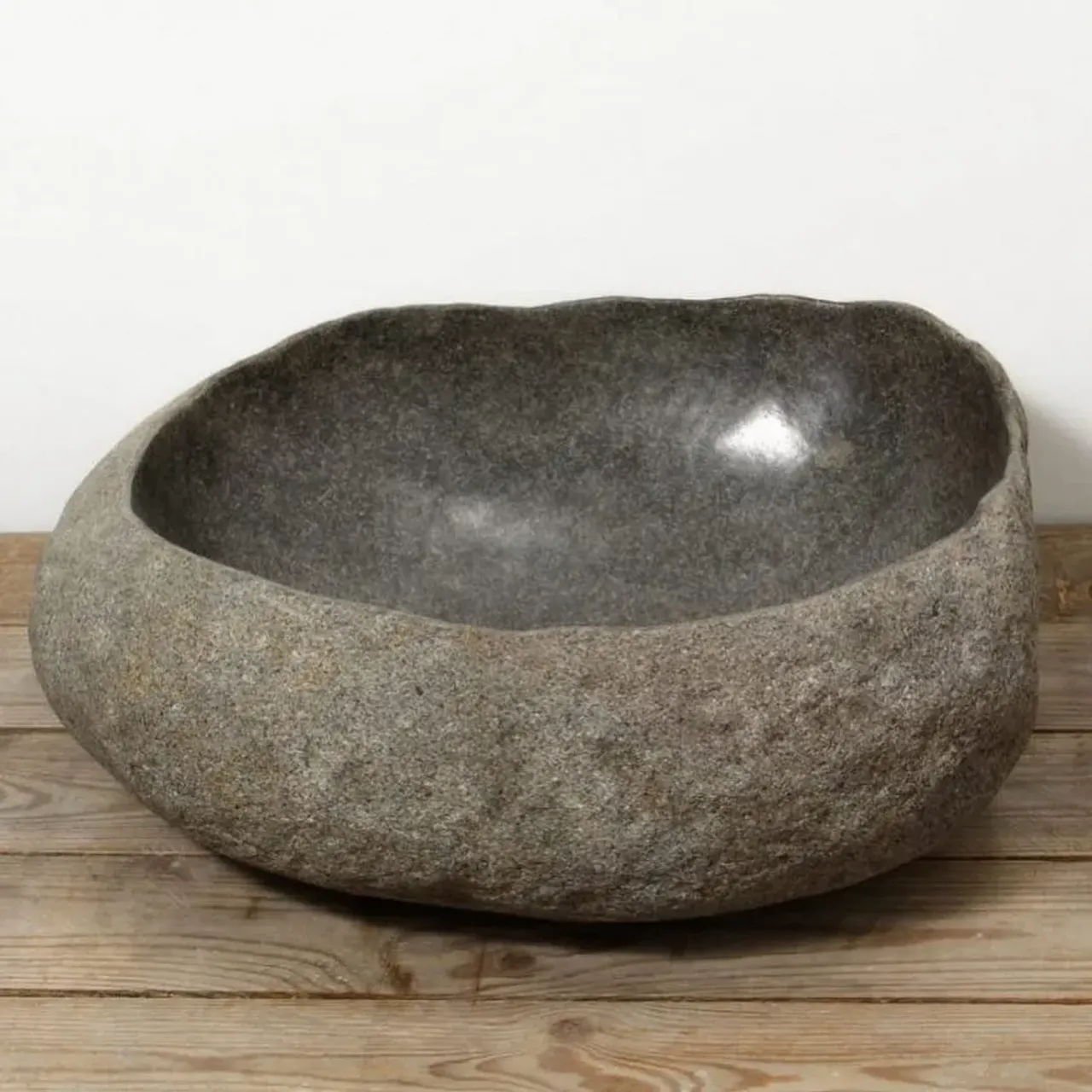 Раковина из натурального камня риверстоуна  с тонким краем. Выполнена из цельного камня, внутри полированная, внешняя поверхность природная.
.
♻️ Покупая раковину из натурального камня, вы приобретаете качественное и красивое изделие, которое не будет не замечено и прослужит вам десятилетия☝️
.

#раковиныbanglo#раковинаизокаменелогодерева#раковиныизкамня #раковиныизнатуральногокамня #раковинаизоникса #раковинаизмрамора #работаскамнем#дизайнерскаяпродукция #декорванной #ваннаякомната #аксессуарыизкамня #раковинадляванной#элитнаясантехника#лофт #лофтдизайн #лофтинтерьер #ваннаякомнатадизайн #дизайнподключ#ремонтподключ #ремонтваннойкомнаты #лофтваннаякомната #идеидлядома #ремонтквартиры