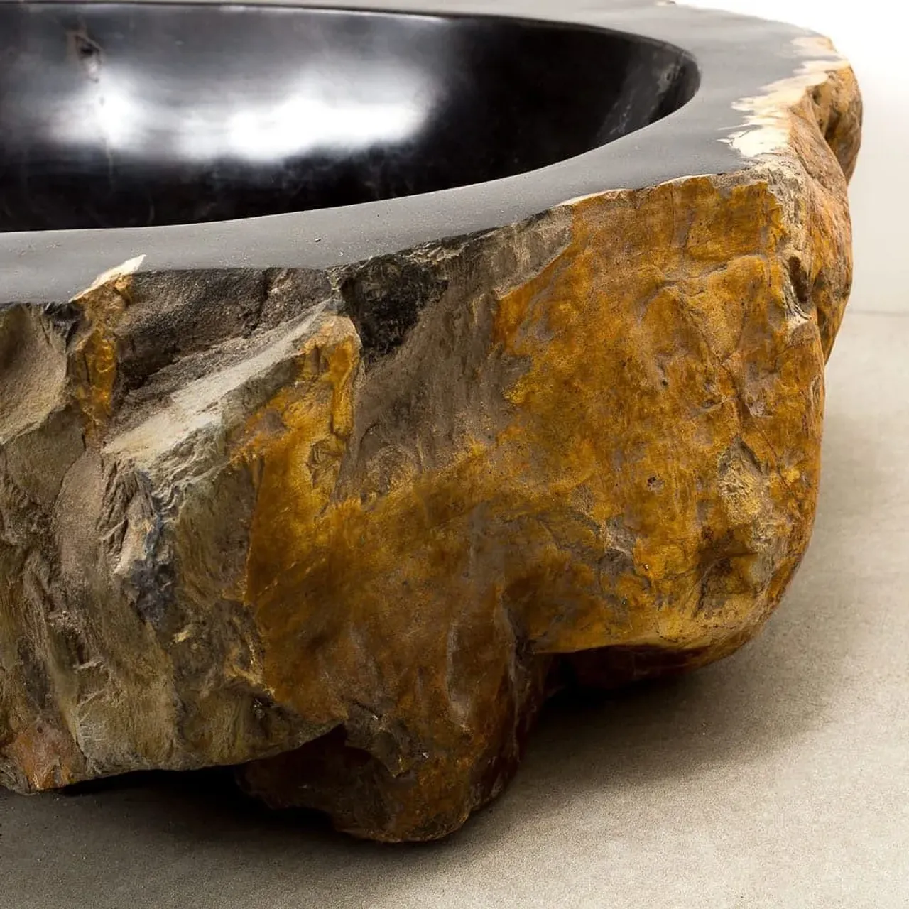 .
⚜️Эксклюзивные, природные раковины из окаменелого дерева, созданные вручную нашими мастерами. Возраст каждой из находок достигает до 100 млн. лет.
.
✨Изнутри камень отполирован до блеска, а снаружи полностью сохранил свой естественный внешний вид
.
💎Раковина выглядит дорого, что сделает ванную комнату роскошной, а утренние процедуры и вообще пребывание у такой раковины будет вызывать только чувства радости и восторга.

#раковиныbanglo#раковинаизокаменелогодерева#раковиныизкамня#ваннаизкамня#ваннаизкамняподзаказ #раковиныизнатуральногокамня#раковинаизоникса #раковинаизмрамора#ваннаизнатуральногокамня #ваннаякомнатадизайн#дизайнерскаяпродукция #декорванной #ваннаякомната #аксессуарыизкамня #раковинадляванной#элитнаясантехника#лофт #лофтдизайн #лофтинтерьер #ваннаякомнатадизайн #дизайнподключ#поступлениераковинизкамня#новоепоступление