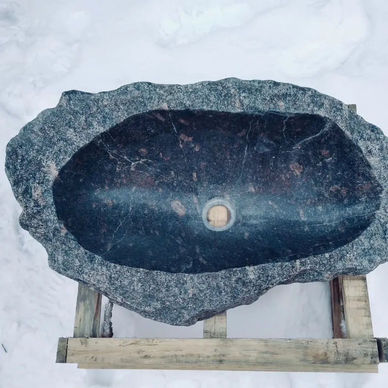 .

☑️Раковина выполнена из  гранитного валуна, она получилась весьма массивной (79*39 см) и тяжелой ,но в то же время очень интересна  из за своей формы и перепадов высоты, цвет преимущественно темно-серый с различными вкраплениями.

⚒Гранит является самым прочным природным камнем.
❎Эту раковину практически невозможно разбить, поцарапать, испортить.

#раковиныизкамня
#интерьерквартиры
#дляинтерьера #раковинавванную #изделияручнойработы #раковинаизгранита #stonesink #granite #лофт #лофтдизайн #ремонтспб #ремонт #выгодноепредложение #скидки #дляинтерьера #раковинаручнойработы #надежность #отечественныйпроизводитель #сантехника #санузелдизайн #современныйинтерьер #современныйдизайн #современныйремонт #мойкиизкамня #ландшафтныйдизайн #интерьерноерешение

.