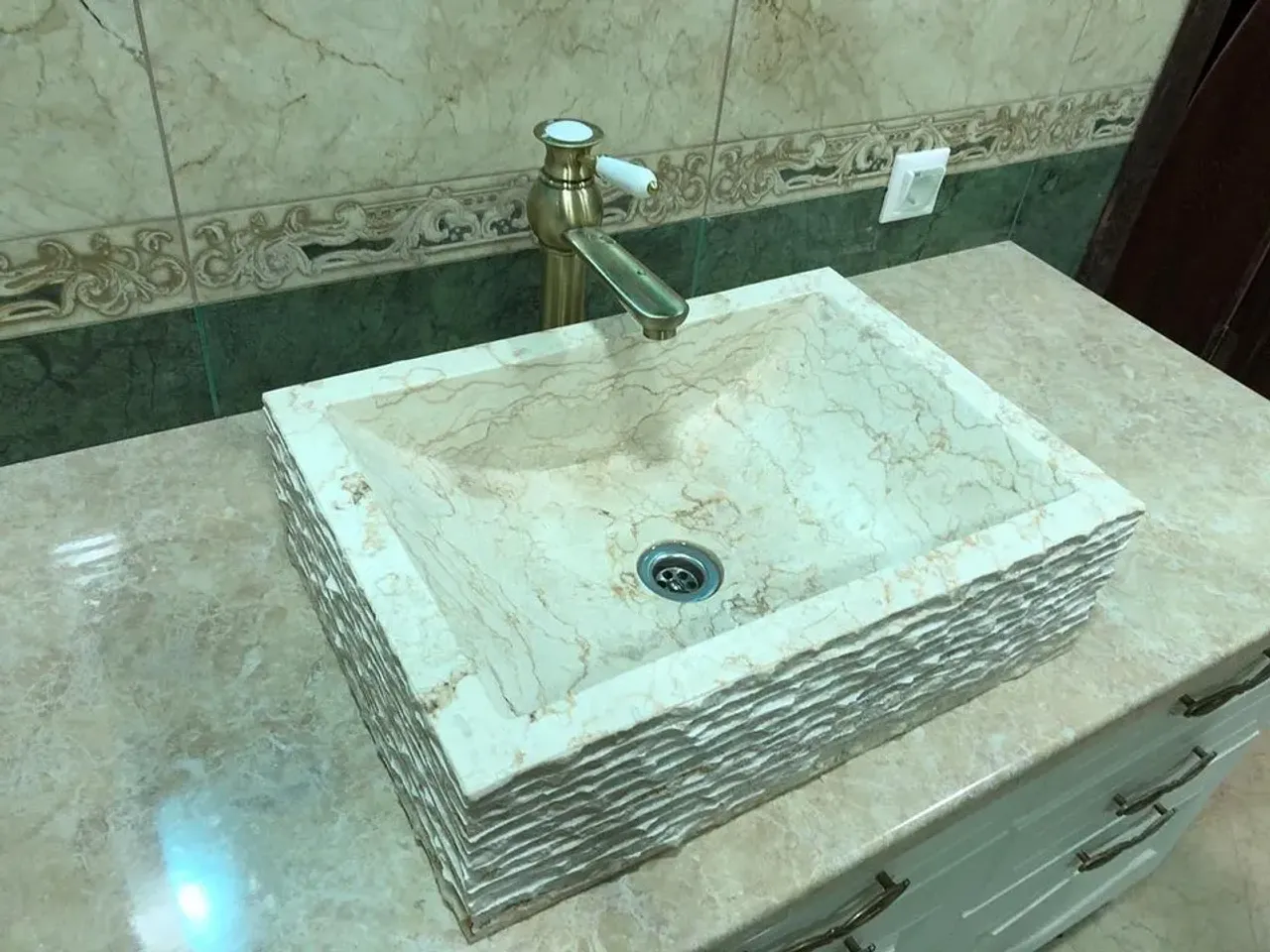 Наши клиенты самые лучшие 👏👏👏
Снова порадовали нас фотоотчетом 📸

#ковинаизмрамора#раковинаизбетона#раковинаизискуственногокамня#раковинаизречногокамня#раковинаизтравертина#раковинаизгранита#раковинаизискусственногокамня#раковинаизнатуральногокамня#ваннаялофт#ваннаямечты#ваннаядизайн#ваннаямебель#ваннаямоеймечты#оникссподсветкой#ониксвинтерьере#оникскамень#оникснатуральный#ониксподсветка#ониксмосква#ониксспб#деревовинтерьере#дереворучнойработыд#деревовванной#раковиныbanglo