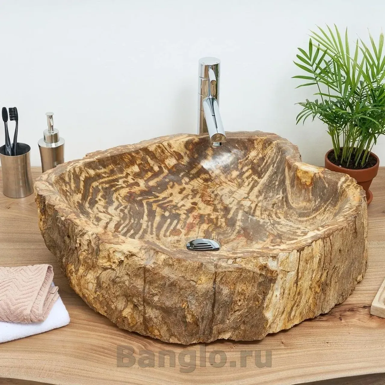 .
Самый экзотичный материал для изготовления раковин – окаменелое дерево. Раковины из окаменелого дерева в интерьере смотрятся очень стильно и придают помещению шарм. Невероятное сочетание крепости камня и прекрасной фактуры дерева помогают создать атмосферу роскоши. .
💥Цвет и форма раковины из окаменелого дерева никого не оставят равнодушным.
.
#экостильвинтерьере#экостильинтерьера#экостиль#деревовинтерьере#дереворучнойработы#деревовванной#окаменелоедерево#окаменелоедеревокупить#сантехникалюкс#сантехникаспб#сантехникавмоскве#сантехникаизкамня#раковиныbanglo#раковинынастолешницу #раковинычаши #раковины #раковиныизкамня