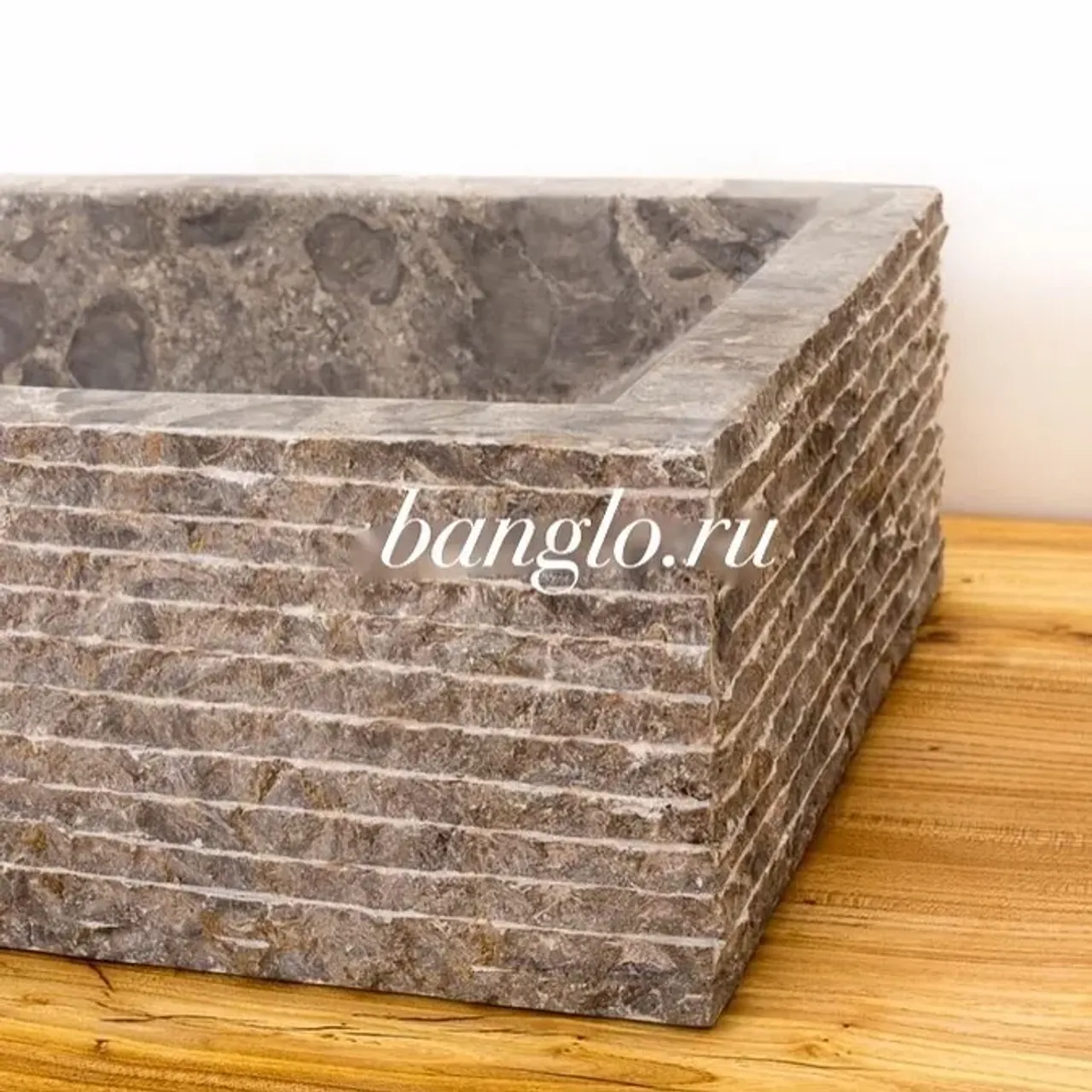 Раковина из серого мрамора  Прау Грей Бесар Мармо. Уникальная колотая внешняя поверхность сделанная вручную. Рисунок природы в структуре мрамора поистине удивит каждого.
.
Размеры (ШxГxВ)	50х35х15 см
Вес 38 кг.

#раковиныbanglo#раковинаизокаменелогодерева#раковиныизкамня #раковиныизнатуральногокамня #раковинаизоникса #раковинаизмрамора #работаскамнем#дизайнерскаяпродукция #декорванной #ваннаякомната #аксессуарыизкамня #раковинадляванной#элитнаясантехника#лофт #лофтдизайн #лофтинтерьер #ваннаякомнатадизайн #дизайнподключ#ремонтподключ #ремонтваннойкомнаты #лофтваннаякомната #идеидлядома #ремонтквартиры