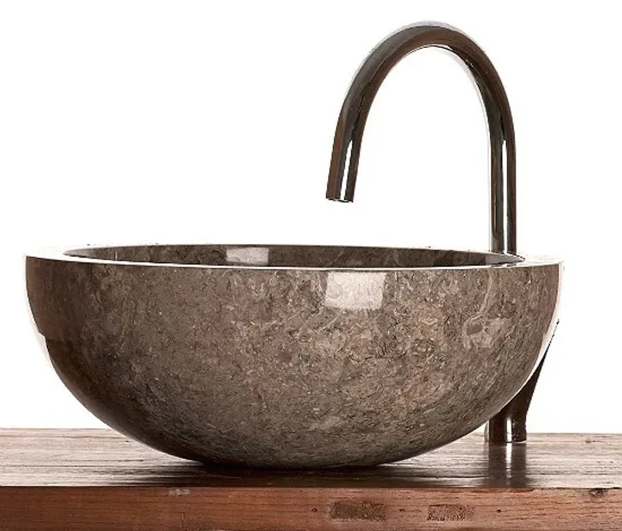 .
Главные достоинства раковин в форме чаши ⬇️
✔️Их удобно устанавливать. Есть возможность размещать изделие на горизонтальной поверхности. Отпадает нужда искать специальные тумбочки или готовить сложные по форме отверстия.
✔️Всю сантехнику в ходе монтажных работ можно спрятать в тумбе, отверстие в ней потребуется одно – для слива.
✔️Отличная экономия пространства. Под краями раковины есть свободное место, используемое для хранения небольших предметов.
✔️Простота монтажа, который вполне осуществим своими руками. Основной критерий для выбора места – горизонтальная основа.
✔️Легкость выполнения герметизации. Это важное условие, так как от его качества будет зависеть дальнейшая эксплуатация без возможных протеканий и сырости.
✔️Многочисленные варианты форм и используемых материалов позволяют воплотить в реальность любые дизайнерские замыслы.
.
#раковиначаша #ваннаявстилелофт #ваннаявклассическомстиле #ваннаявстилекантри #ваннаявстилехайтек #ваннаявстилесовременнойклассики #купитьраковину #купитьраковинуизкамня #интерьерванной
#banglo#раковиныbanglo#раковинаизокаменелогодерева#раковиныизкамня #раковиныизнатуральногокамня #раковинаизоникса #раковинаизмрамора #работаскамнем#дизайнерскаяпродукция