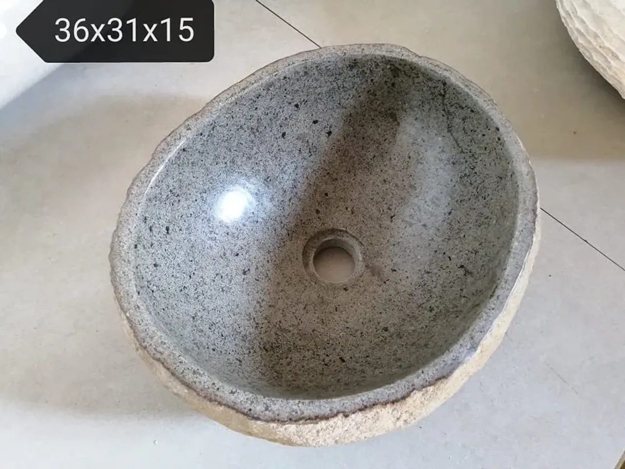 Речной камень активно используется для изготовления раковин,  благодаря разнообразию его оттенков и фактуры. Помимо прекрасного внешнего вида, изделия из натурального камня отличаются великолепными эксплуатационными характеристиками, долговечностью, надежностью и простотой в уходе.

#раковиныbanglo#раковинаизокаменелогодерева#раковиныизкамня #раковиныизнатуральногокамня #раковинаизоникса #раковинаизмрамора #работаскамнем#дизайнерскаяпродукция#слэбы #слэбыизмассивадерева#слэбыспб #слэбымск #декорванной #ваннаякомната #аксессуарыизкамня #раковинадляванной#элитнаясантехника#лофт #лофтдизайн #лофтинтерьер #ваннаякомнатадизайн #дизайнподключ#дизайнподключмосква #раковинымосква #раковиныспб