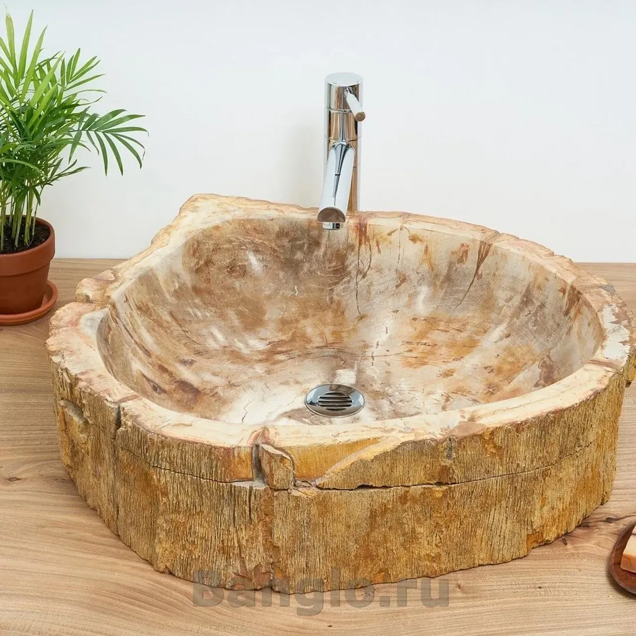 .
Самый экзотичный материал для изготовления раковин – окаменелое дерево. Раковины из окаменелого дерева в интерьере смотрятся очень стильно и придают помещению шарм. Невероятное сочетание крепости камня и прекрасной фактуры дерева помогают создать атмосферу роскоши. .
💥Цвет и форма раковины из окаменелого дерева никого не оставят равнодушным.
.
#экостильвинтерьере#экостильинтерьера#экостиль#деревовинтерьере#дереворучнойработы#деревовванной#окаменелоедерево#окаменелоедеревокупить#сантехникалюкс#сантехникаспб#сантехникавмоскве#сантехникаизкамня#раковиныbanglo#раковинынастолешницу #раковинычаши #раковины #раковиныизкамня