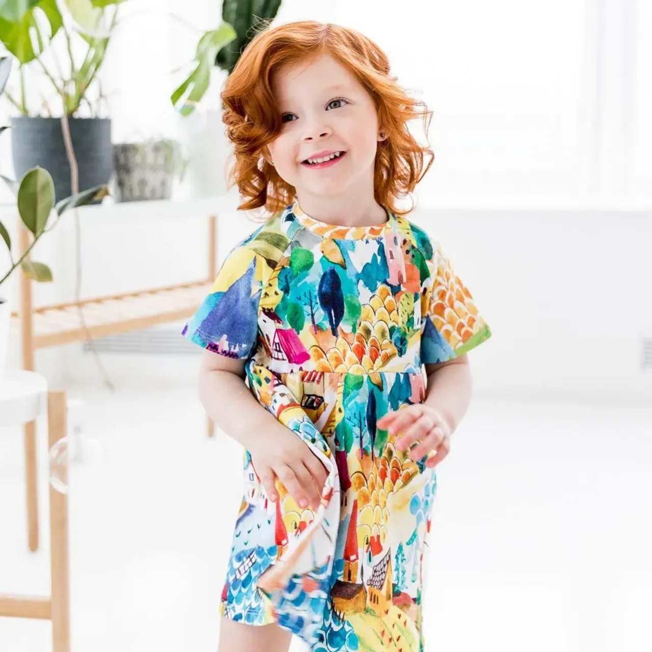 А вы любите вещи из натуральных волокон?
🌺
⠀
Для себя и своего ребёнка я всегда выбираю натуральное. Ну вот не верю я в заявленные чудесные свойства синтетики)
🧐
⠀
Знаете ли вы, что даже рубашки, с виду напоминающие хлопок, сейчас делают преимущественно из полиэстера?
Да, и детские тоже..
⠀
Поэтому для Be Fancy я выбираю ТОЛЬКО хлопок. И вместе с печатной лабораторией наношу рисунок красками на водной основе.
Да, мне не все равно, что будут носить ваши детки. Я хочу, чтобы было не только красиво, но ещё удобно, приятно и безопасно!
✨