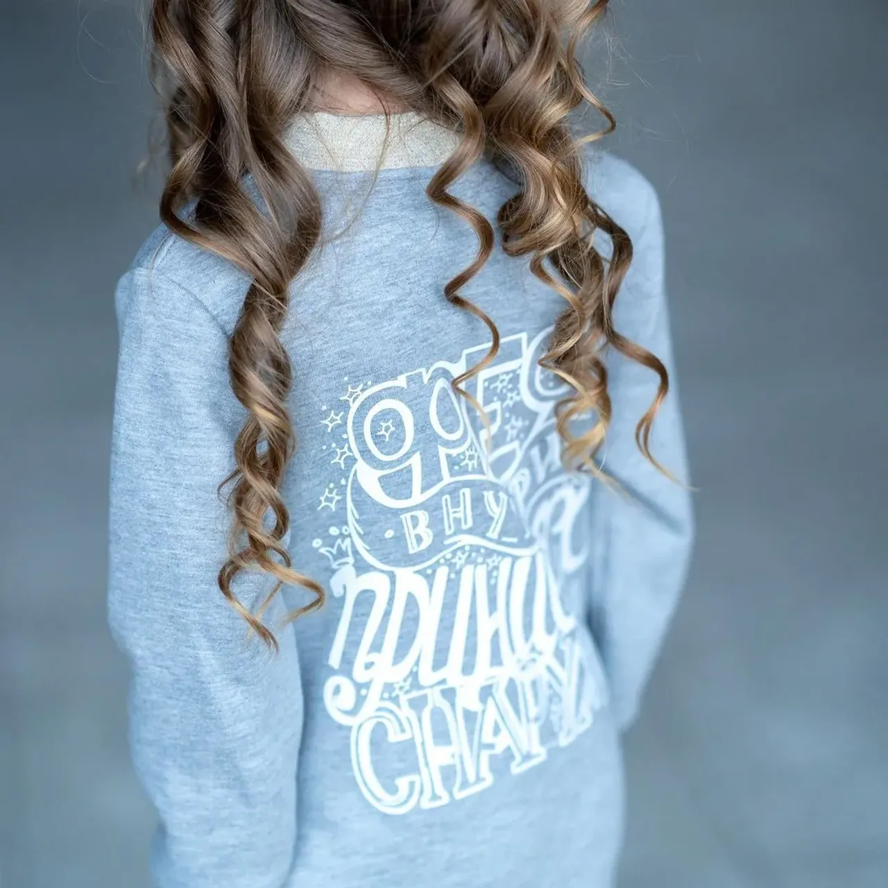 Внутри каждой принцессы живет маленькая фея
🧚‍♀️
.
.
А феи могут все:
-улыбкой снять следы плохого настроения
-нарисовать маму и папу на обоях и сказать, что это лучшая картина
-приготовить настоящий волшебный пирог, пусть даже из пластилина
-вырастить волшебное дерево в песочнице
-сделать настоящую корону из мыльной пены
И многое другое, что точно заставит вас поверить в существование фей!
🧚‍♀️